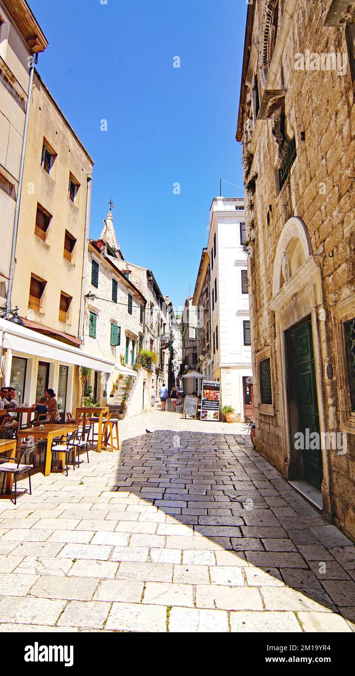 Vista di giardini, strade e vicoli di Zara, Dalmazia in Croazia, Europa Foto Stock