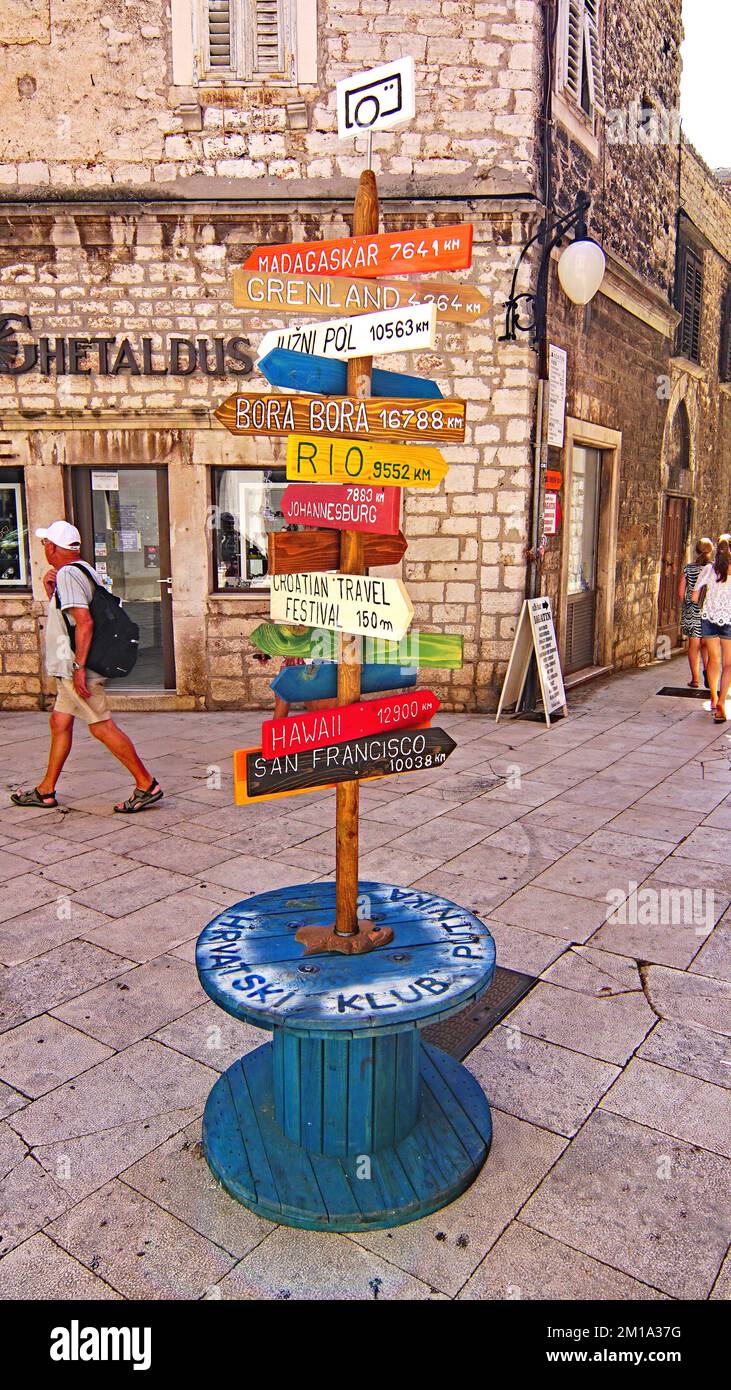 Vista di giardini, strade e vicoli di Zara, Dalmazia in Croazia, Europa Foto Stock