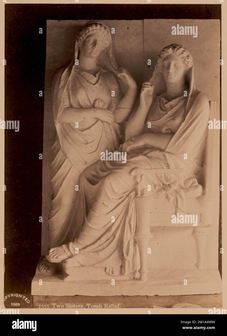 Due suore, rilievo tomba, antichità, bassorilievi, tombe e monumenti sepolcrali, suore. Collezione Nicholas Catsimpoolas Foto Stock