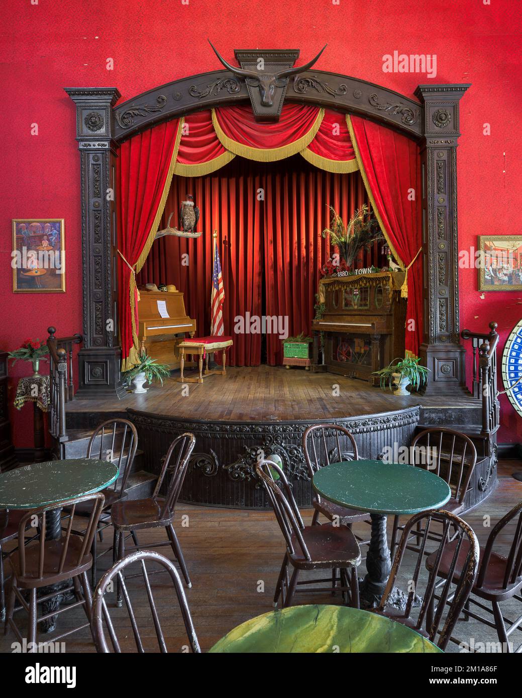 Interno del salone Old West al 1880 Town a Midland, South Dakota Foto Stock