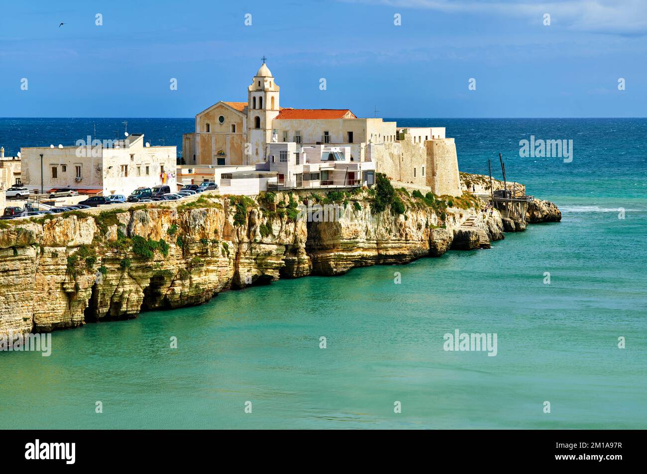 Vieste Gargano. Puglia Puglia Italia. Capo San Francesco e la chiesa di San Francesco Foto Stock