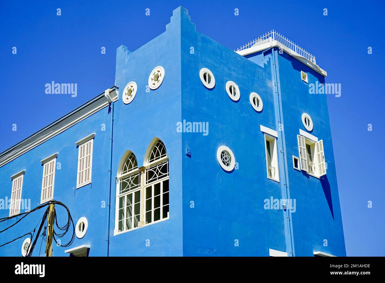 La Casa Blu (conosciuta come Medawar 479), raffigurata nel settembre 2022 dopo i lavori di restauro, Mar Mikhaël, Beirut, Libano, Foto Stock