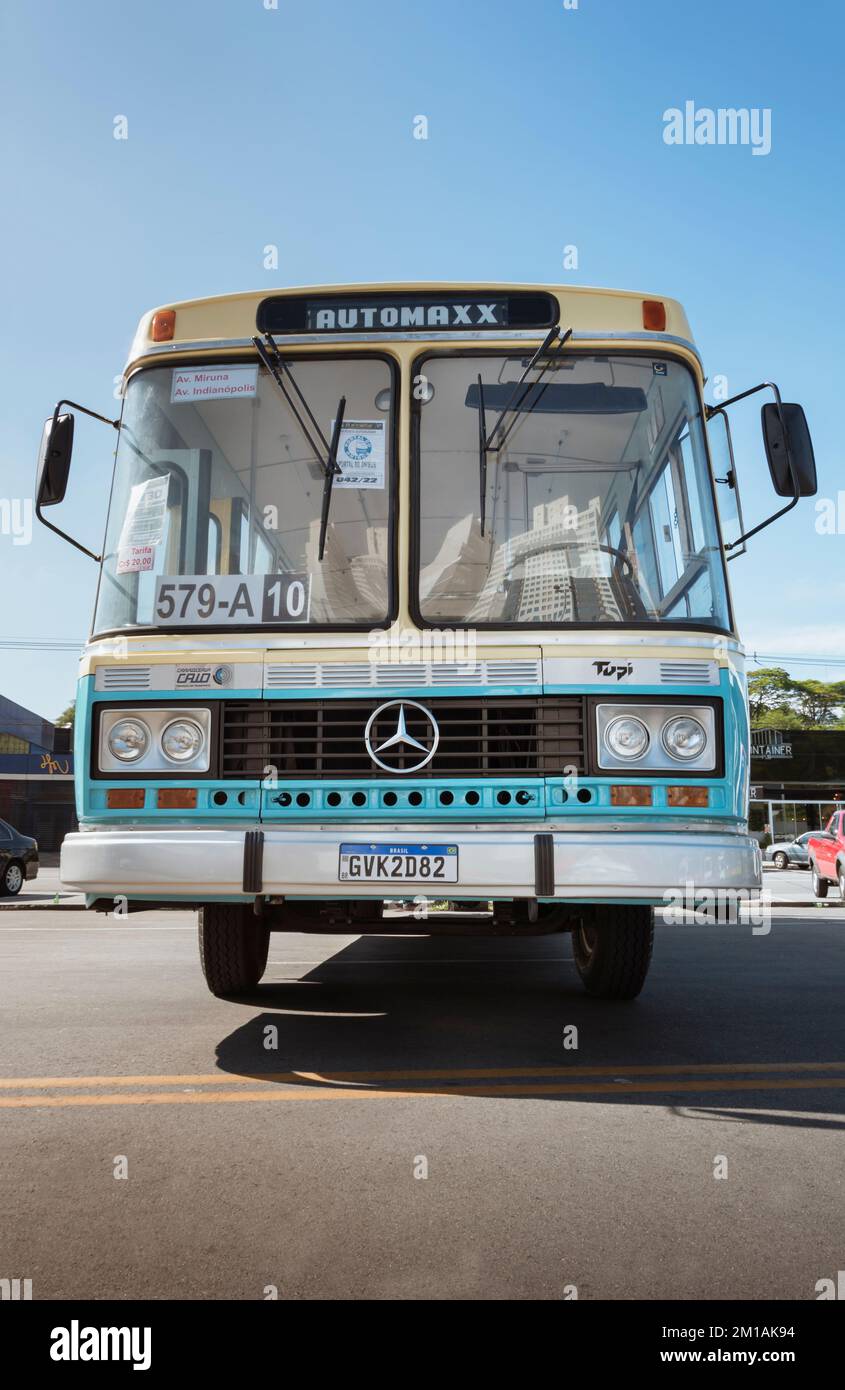Bus vehicle Caio Gabriela Mercedes-Benz LPO 1133 1980 in mostra al Bus Brasil Fest 2022 show, che si svolge nella città di Barueri. Foto Stock