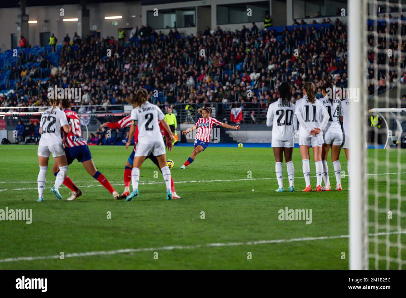 Madrid, Madrid, Spagna. 11th Dec, 2022. Leicy Santos (Atletico Madrid) in azione durante la partita di calcio tra.Real Madrid e Atletico Madrid, evento chiamato El Derbi, celebrato a Madrid, Spagna allo stadio Alfredo di Stefano domenica 11 dicembre 2022 valido per la settimana 12 della prima divisione femminile spagnola 'Liga F' (Credit Image: © Alberto Gardin/ZUMA Press Wire) Foto Stock