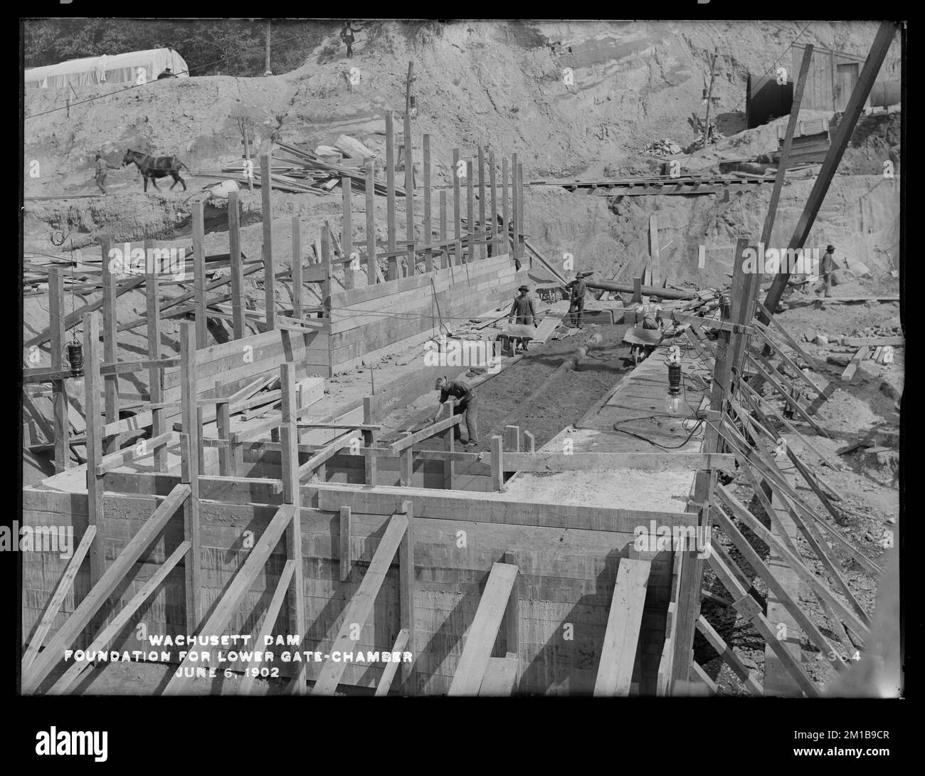 Wachusett Dam, fondazione per camera di porta inferiore, Clinton, Mass., 6 giugno 1902 , acquedotto, dighe, cantieri Foto Stock