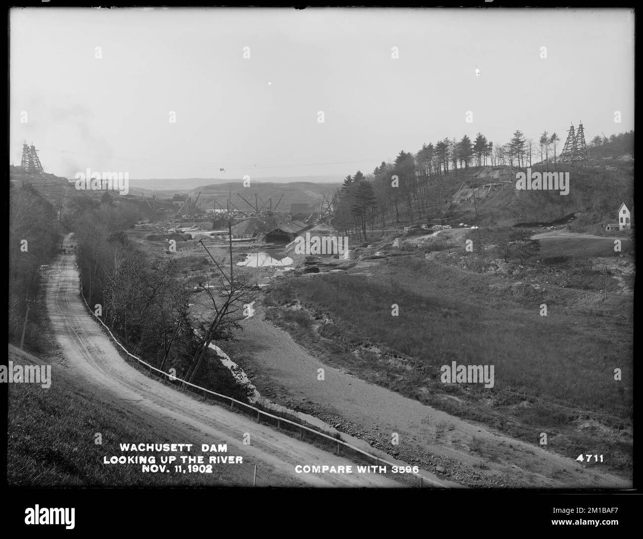 Wachusett Dam, guardando il fiume, (confrontare con il No. 3596), Clinton, Mass., 11 novembre 1902 , acquedotto, dighe, cantieri Foto Stock