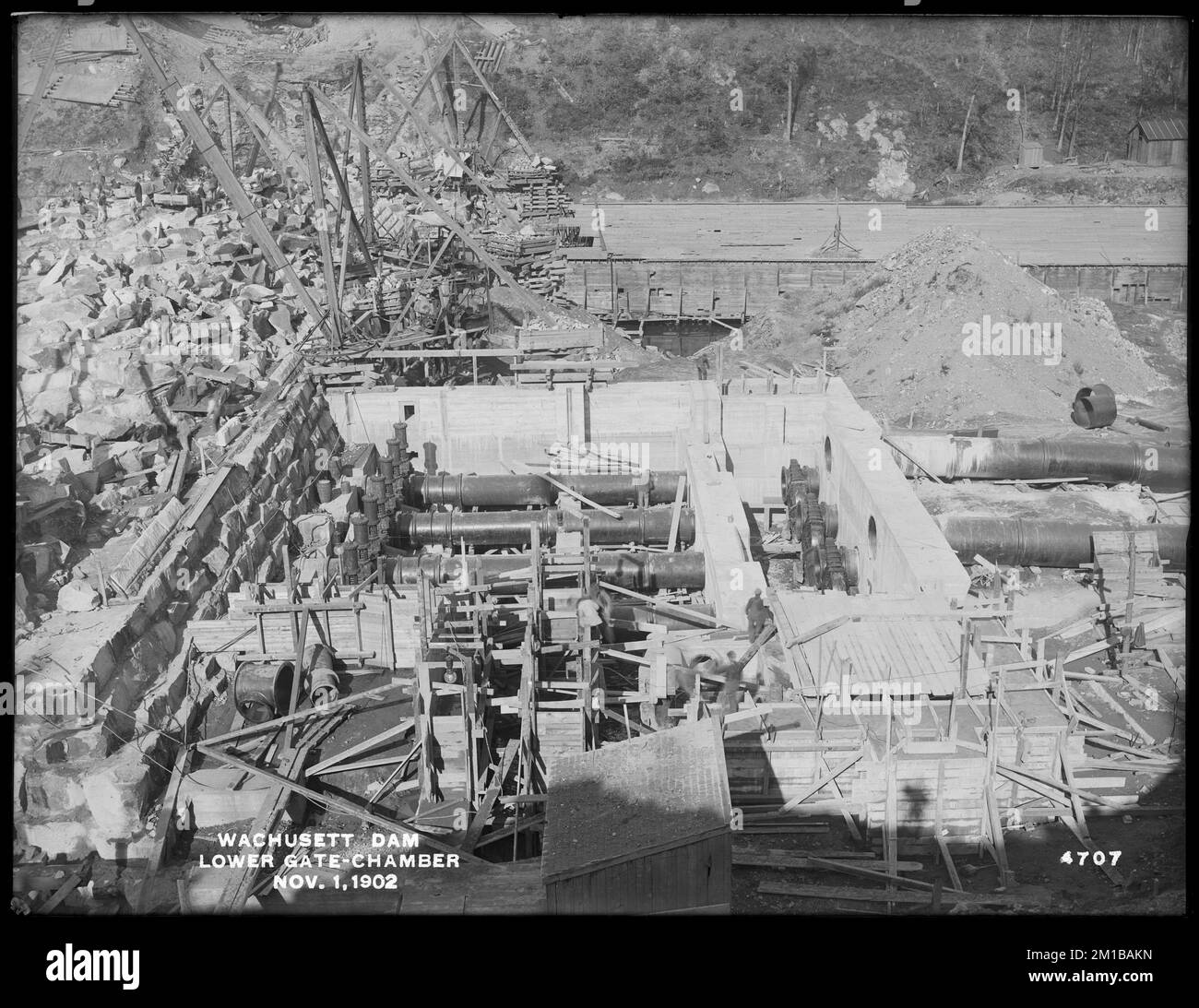 Wachusett Dam, camera di porta inferiore, sottostruttura, Clinton, Mass., 1 novembre 1902 , opere d'acqua, dighe, cantieri edili Foto Stock