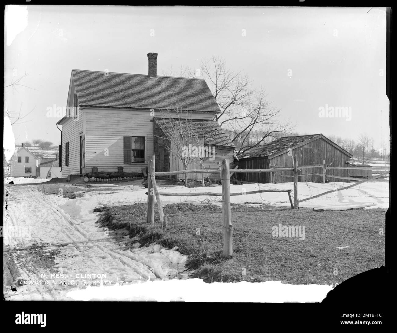Lago artificiale di Wachusett, Edward e casa di Alice Garrity, sul lato sud della via privata, che conduce dal lato ovest di Main Street, dal nord-ovest in modo privato, Clinton, Mass., 11 febbraio 1897 , acquedotto, serbatoi strutture di distribuzione dell'acqua, immobiliare Foto Stock