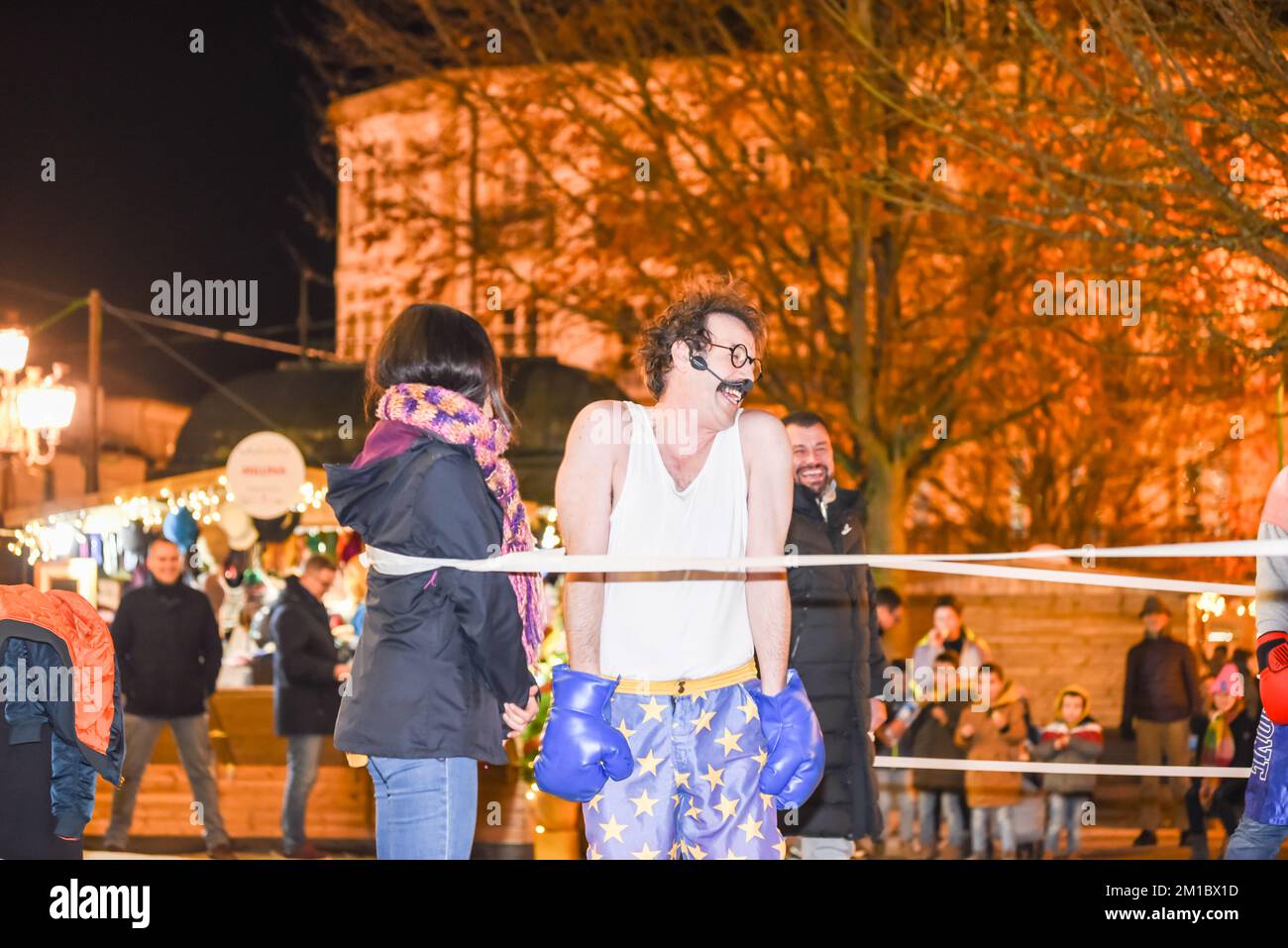 Lugo, Spagna dicembre, 10, 2022: Clown show in Spagna Place a Lugo durante le attività natalizie nella capitale Foto Stock