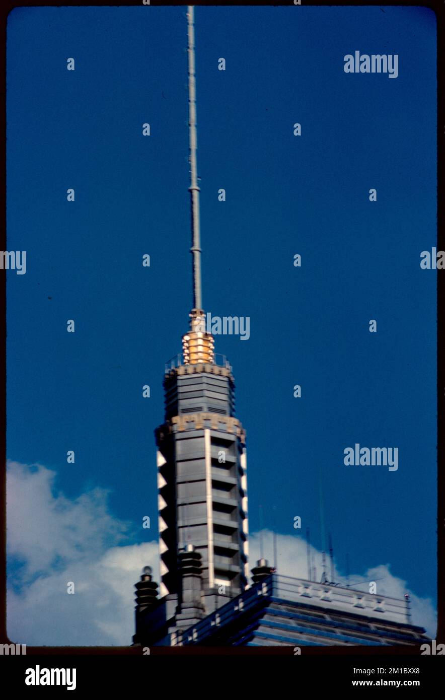 Faro meteorologico sull'Old John Hancock Building, Boston, grattacieli, edifici per uffici, Berkeley Building Boston, Massa. Collezione Edmund L. Mitchell Foto Stock