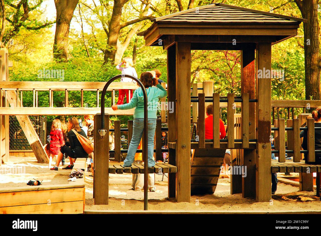 Il parco giochi Diana Ross nel Central Park di New York è stato costruito con i proventi del concerto della cantante nel parco, un luogo popolare per i bambini Foto Stock