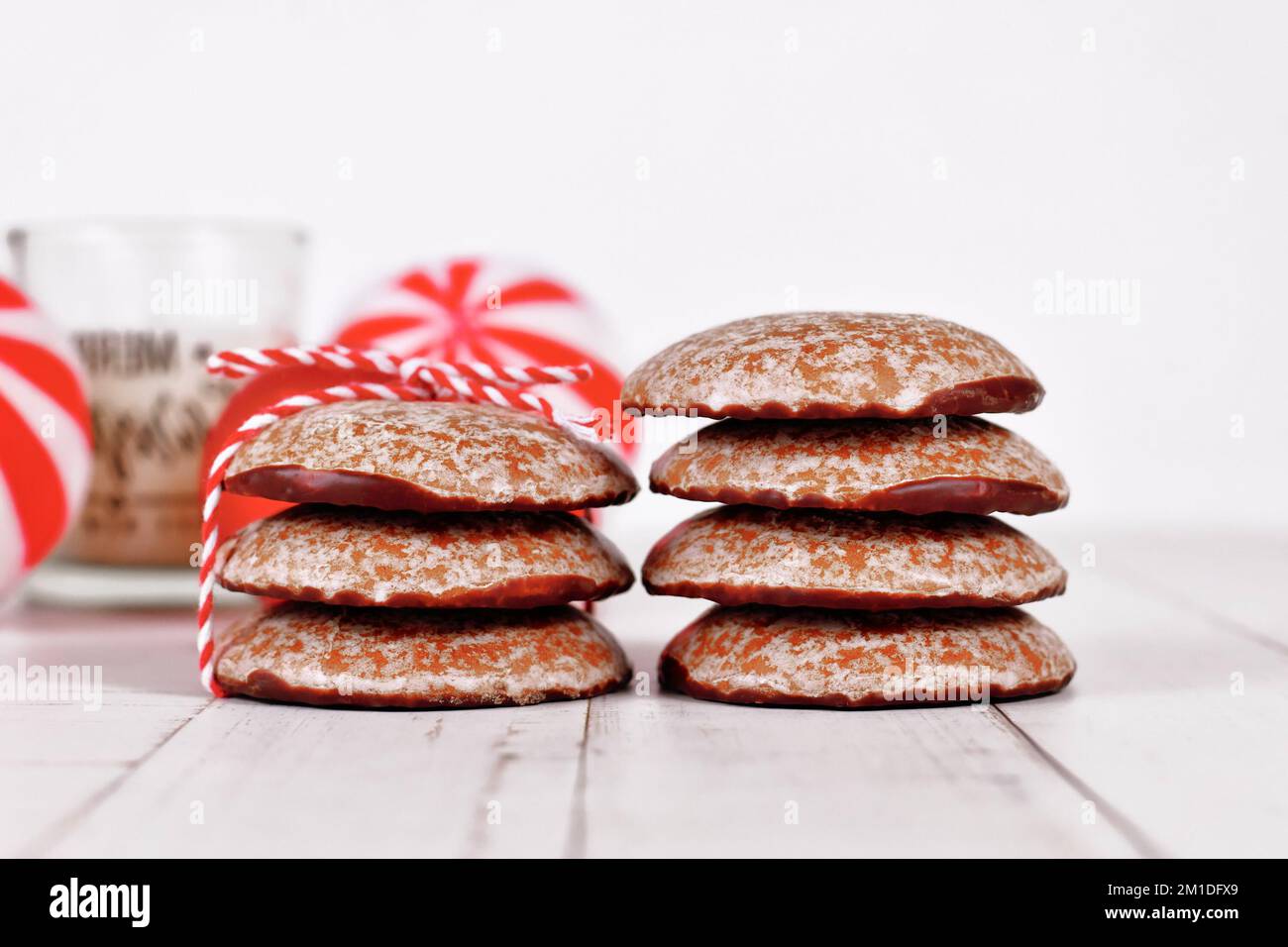 Tradizionale biscotto tedesco rotondo smaltato di pan di zenzero di Natale chiamato 'Lebkuchen' Foto Stock