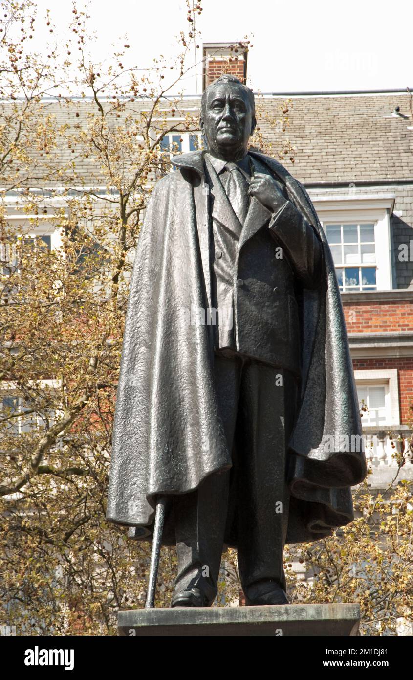 Franklin Delano Roosevelt (1882-1945), Grosvenor Square, Mayfair, Westminster, Londra, Regno Unito - statua dell'ex-presidente degli Stati Uniti - l'ambasciata degli Stati Uniti è inoltre Foto Stock