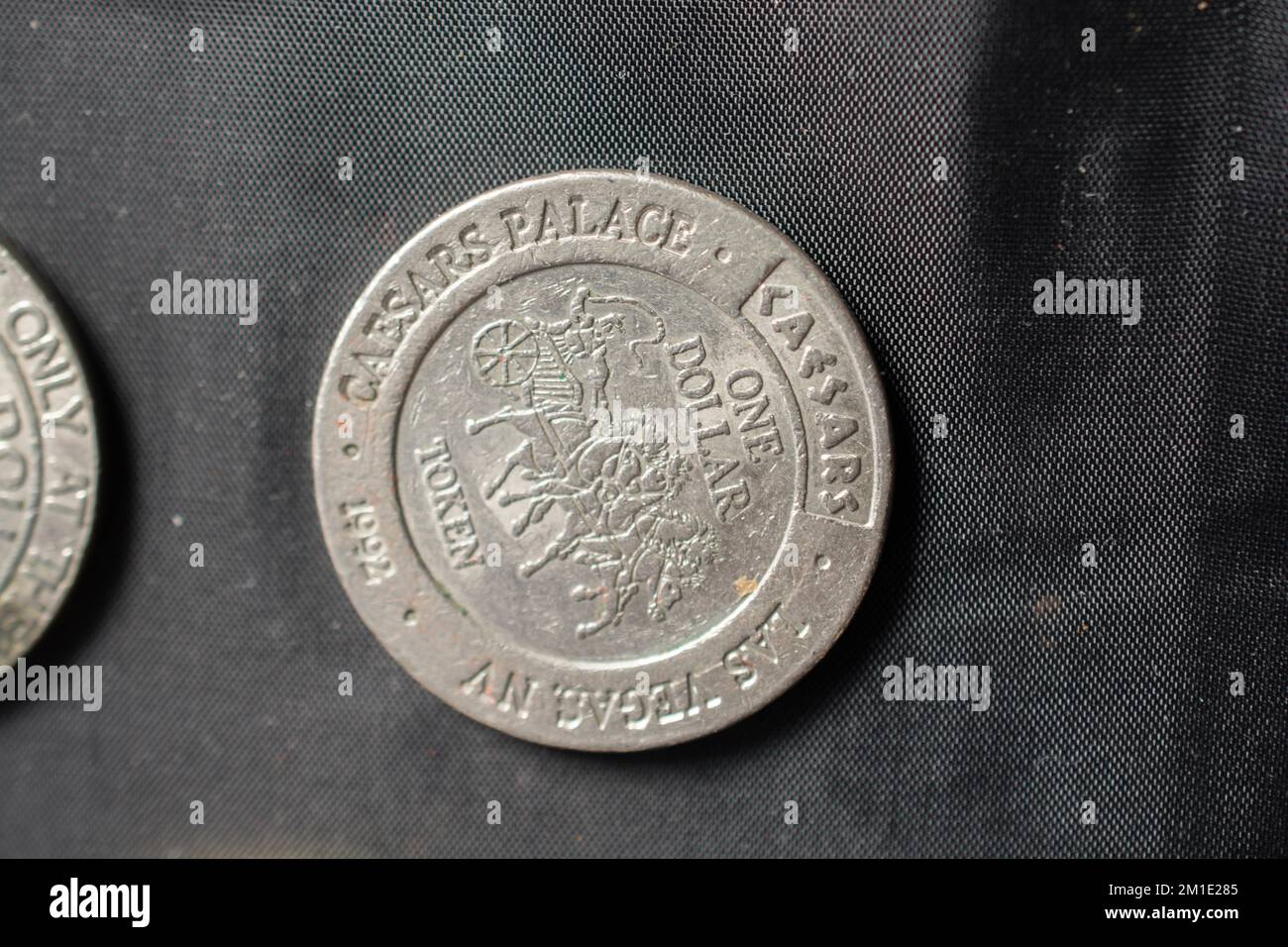 Vecchia moneta metallica di varie valute Foto Stock