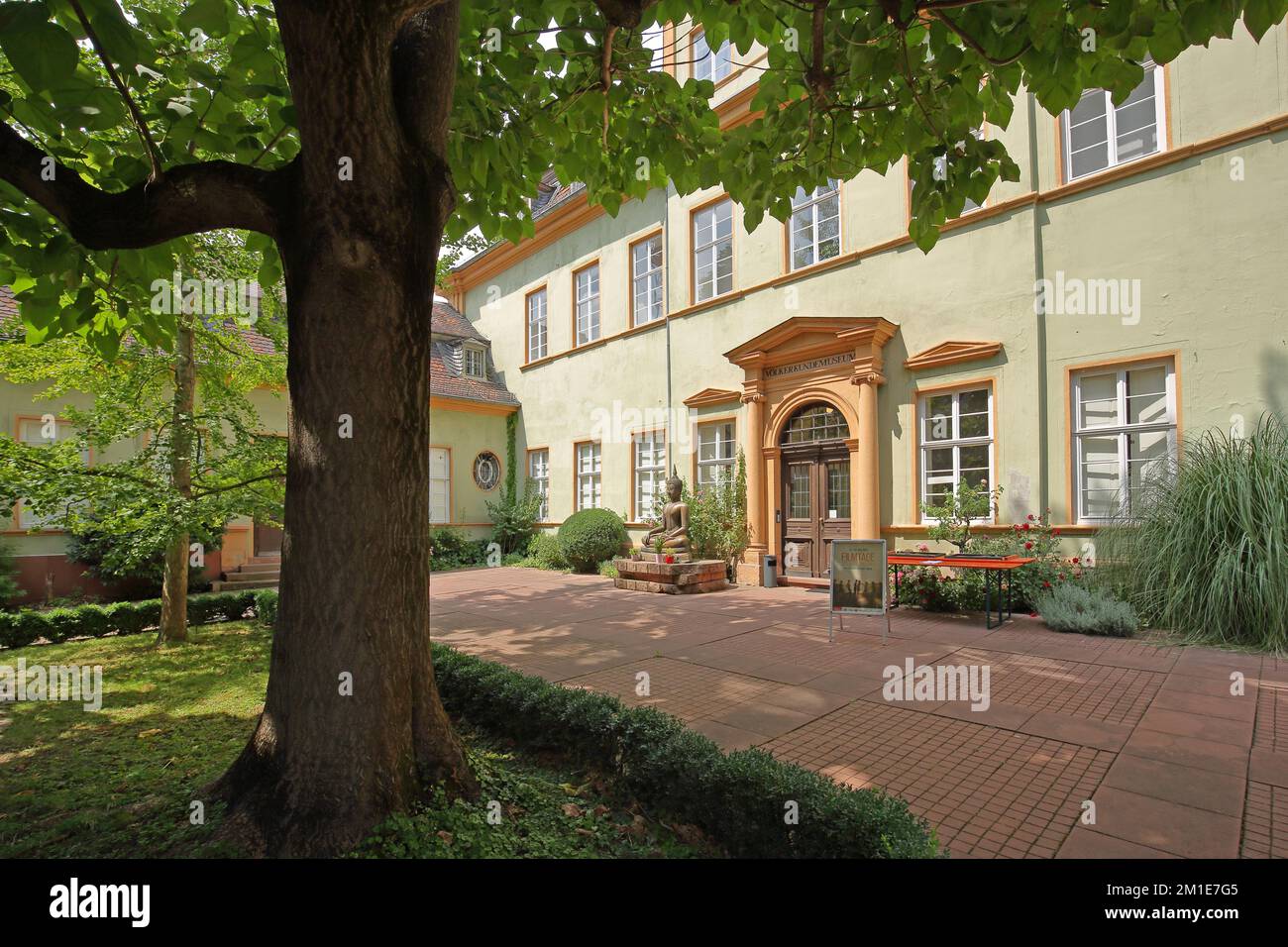 Cortile interno e ingresso al Museo Etnologico, Heidelberg, Bergstrasse, Baden-Württemberg, Germania, Europa Foto Stock
