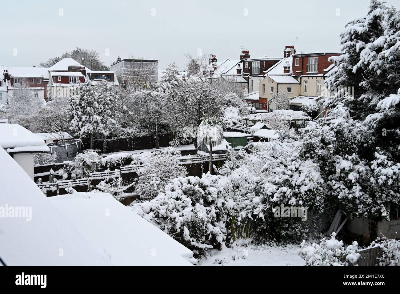 Sobborghi innevati 2022 dicembre, East London, Wanstead Foto Stock