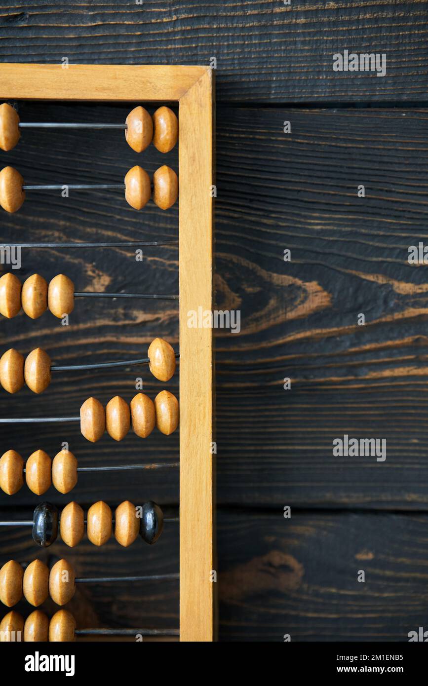 Primo piano abaco vintage su sfondo di legno Foto Stock