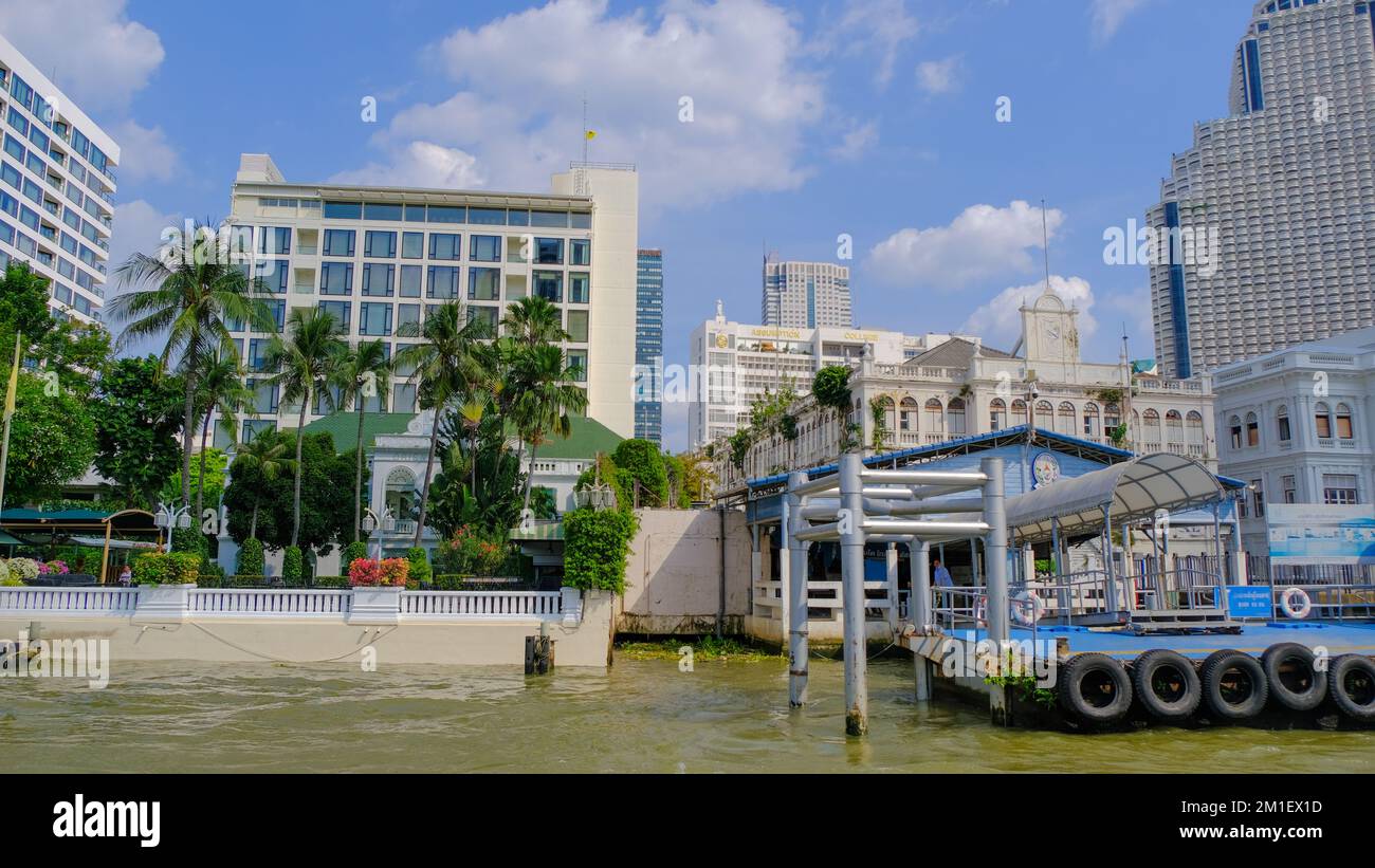 Il Mandarin Oriental Hotel, di fama mondiale, e l'edificio in stile coloniale dell'ex Compagnia Asiatica Orientale, Bangkok, Thailandia Foto Stock