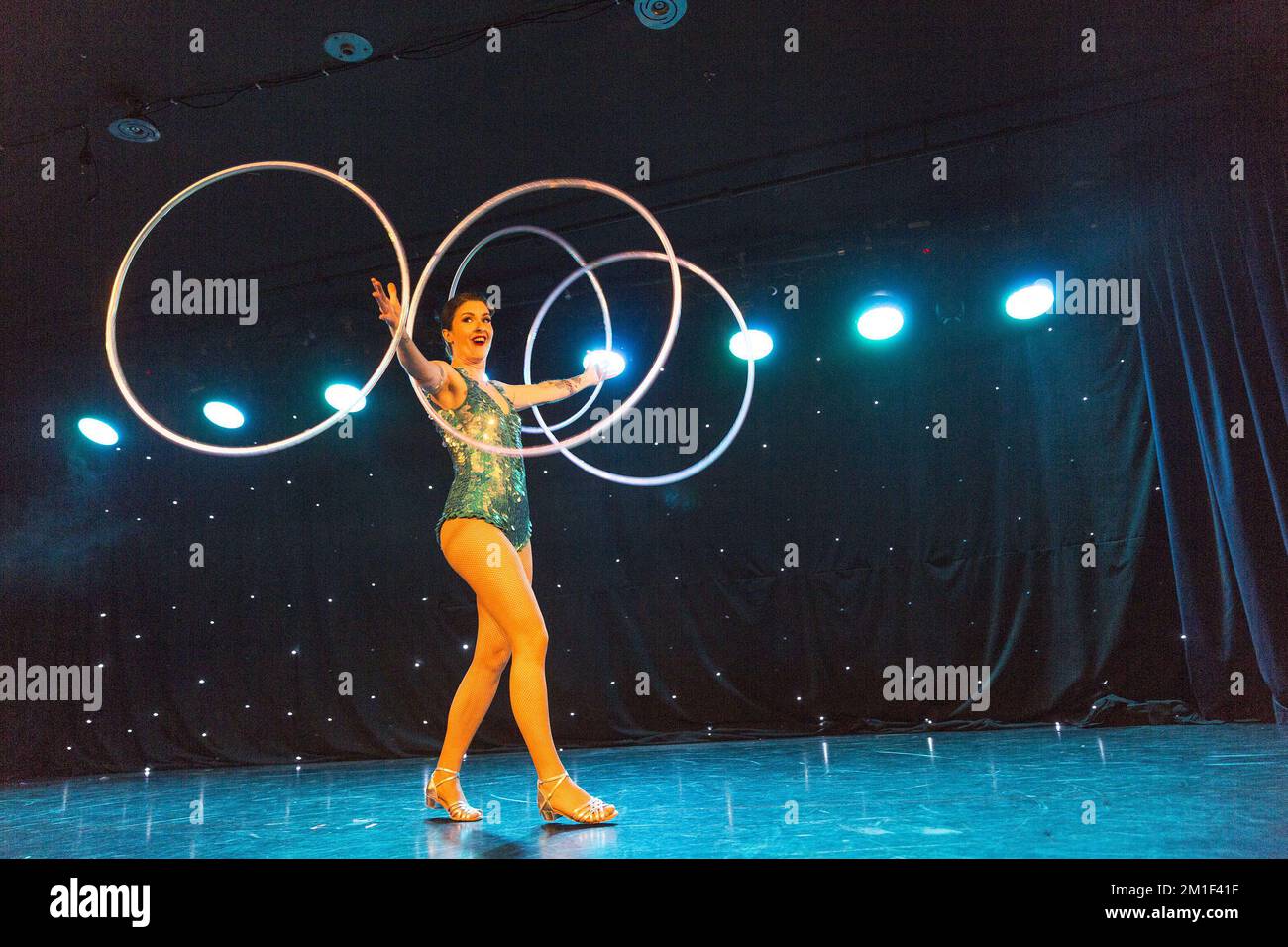 Ballerina Hula Hoop Foto Stock