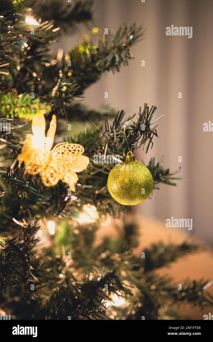 Decorazioni natalizie, un'atmosfera estremamente bella della festa di Natale. Foto Stock