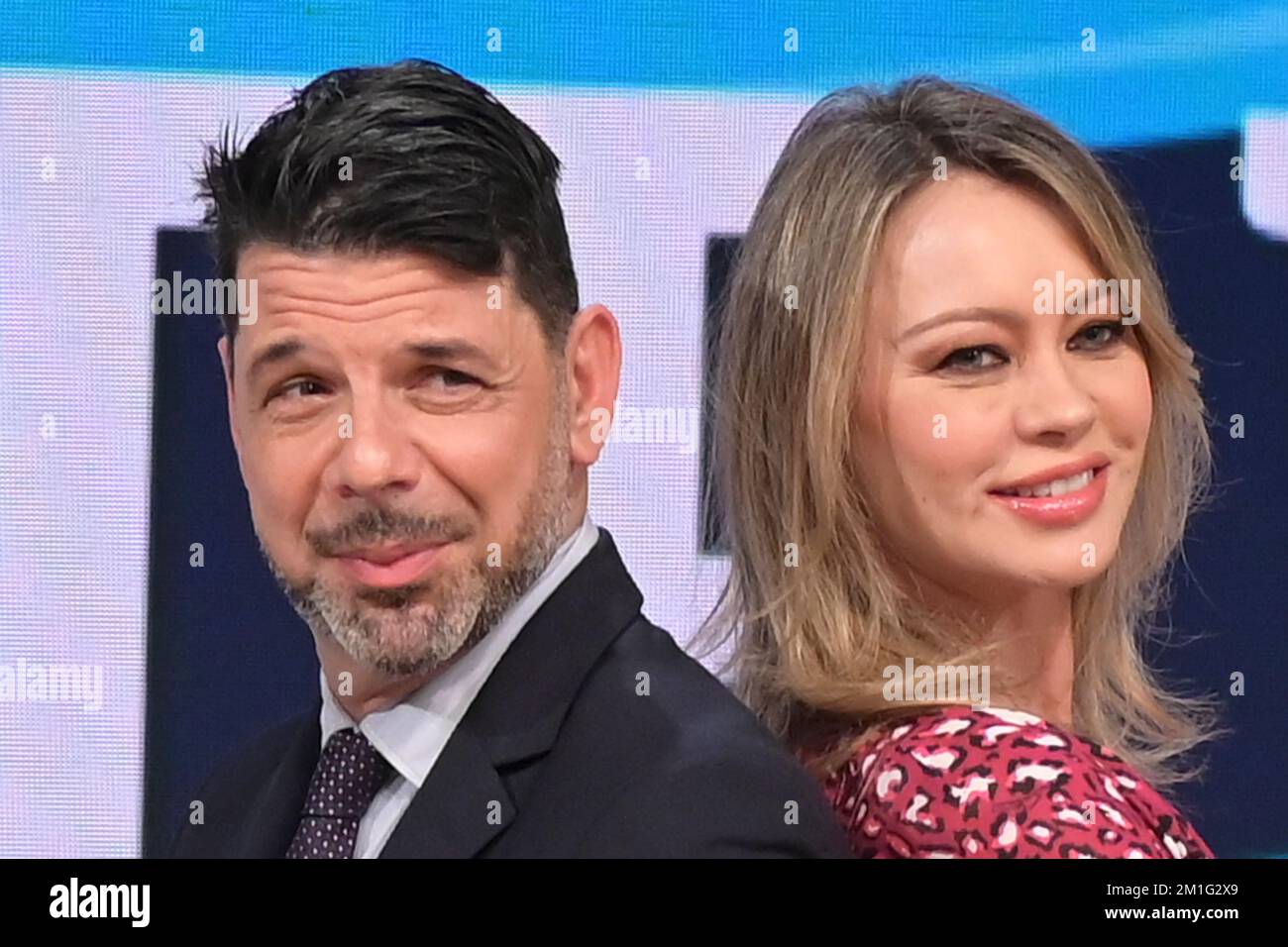 Roma, Italia. 12th Dec, 2022. Salvo Sottile (l) e Anna Falchi (r) partecipano alla fotocall del programma televisivo Rai 'i fatti volri' presso lo Studio 1 di Via Teulada. Credit: SOPA Images Limited/Alamy Live News Foto Stock