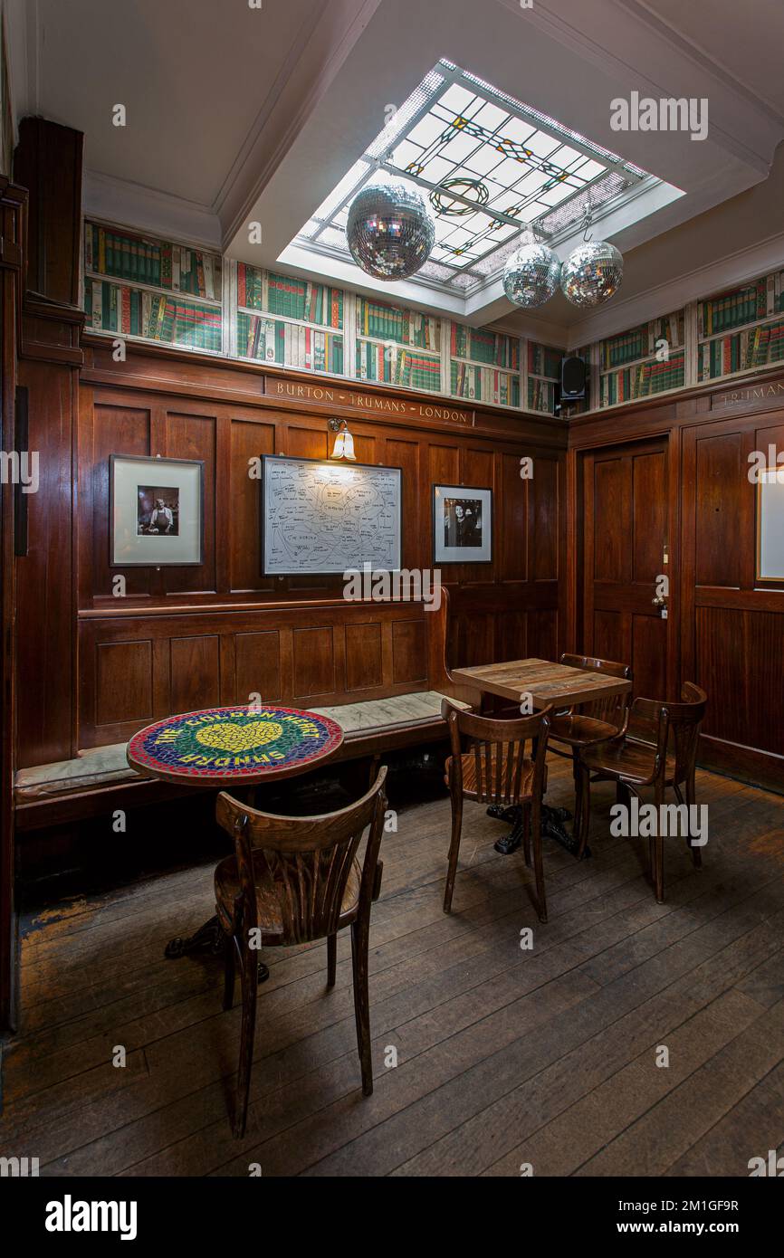 Il Golden Heart pub interno, Inghilterra, Londra, Tower Hamlets, Spitafields, Foto Stock