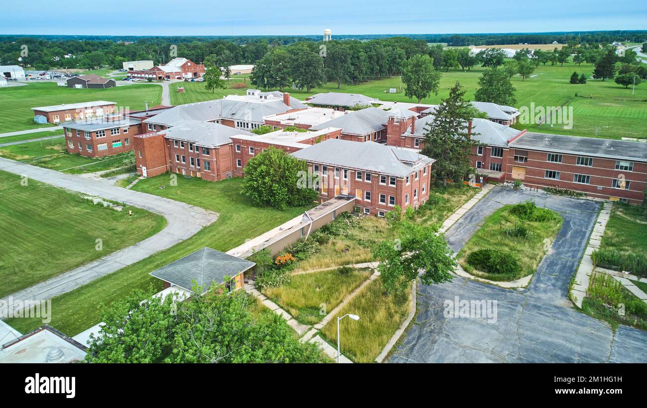Enorme complesso in mattoni abbandonato in Indiana per il vecchio ospedale Foto Stock