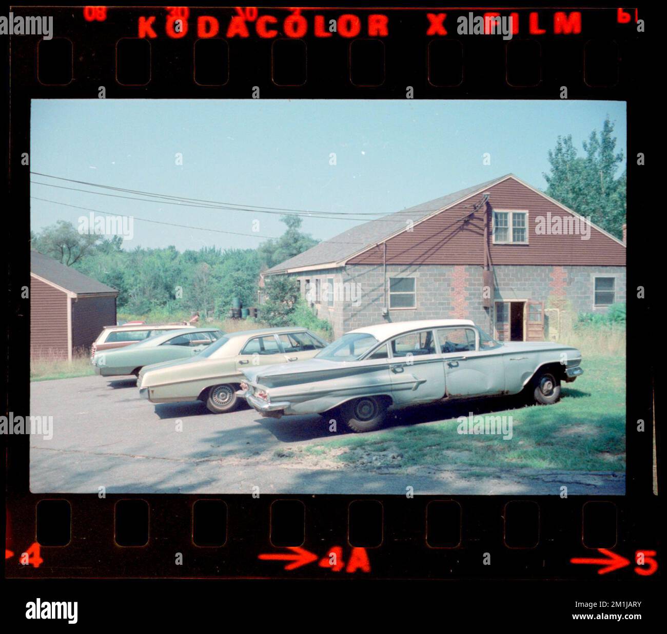 591 Hillside Ave, automobili, magazzino. Collezione edham Building Foto Stock