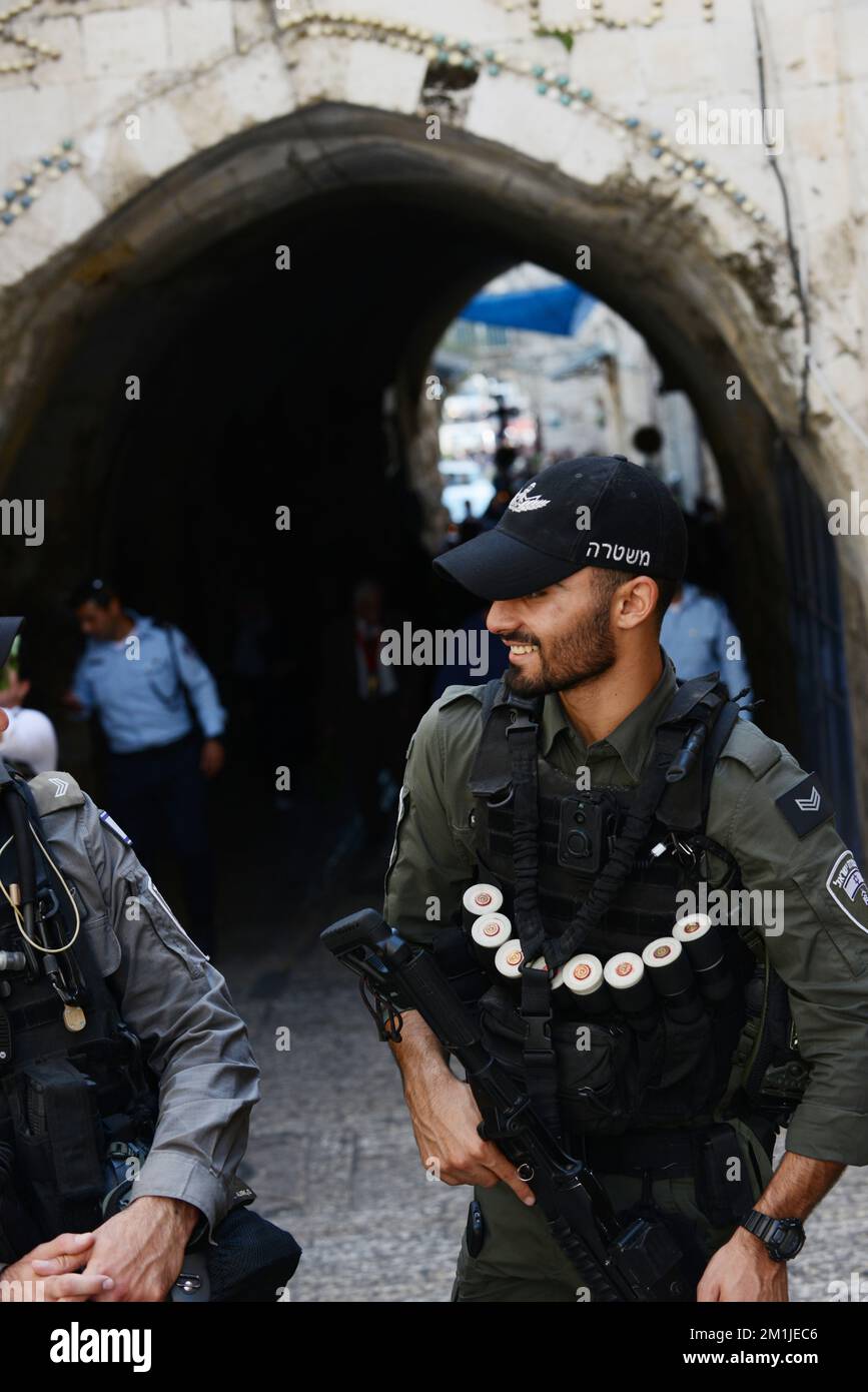 Polizia di frontiera israeliana nella città vecchia di Gerusalemme. Foto Stock