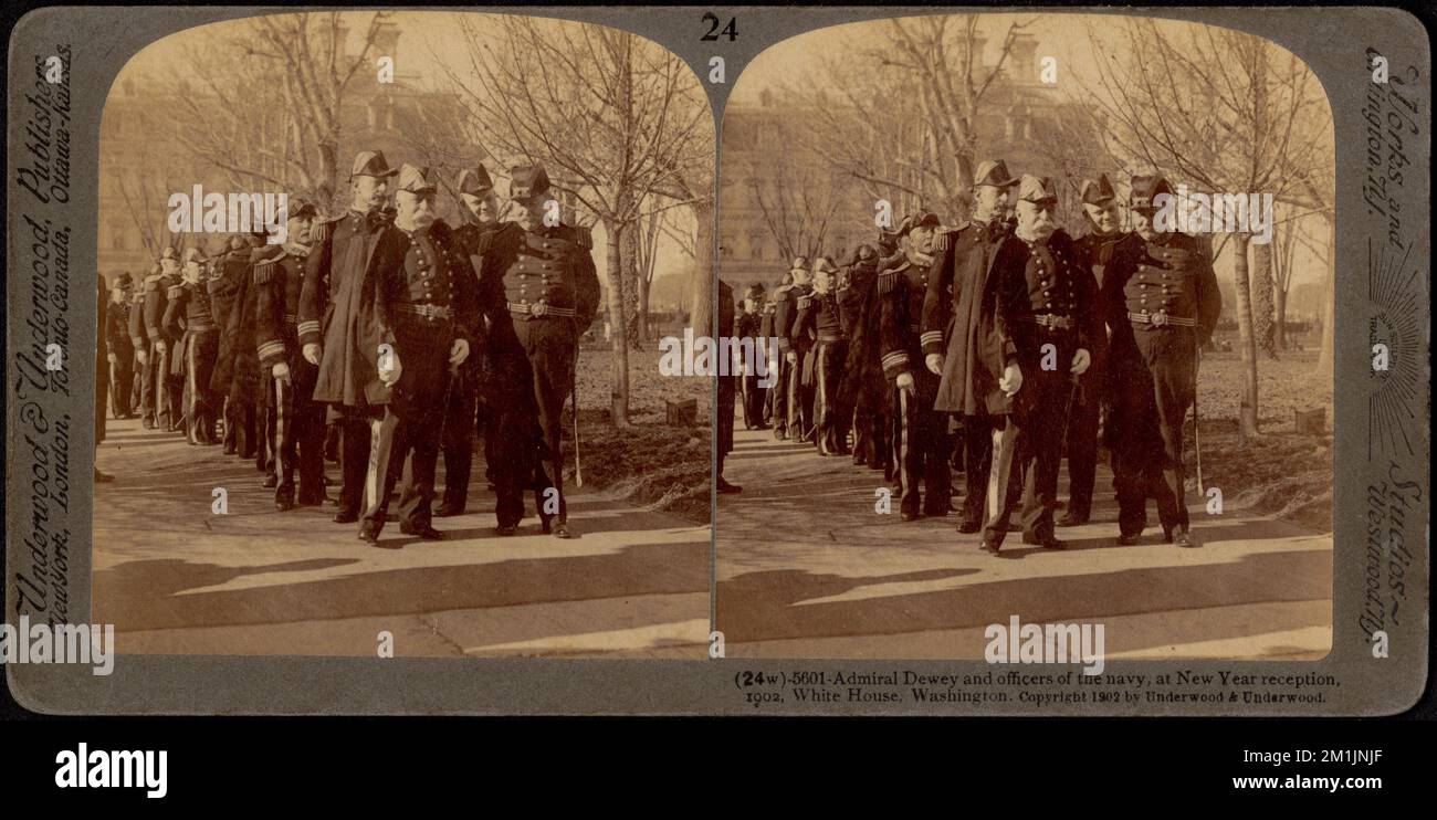 Ammiraglio Dewey e ufficiali della marina, alla reception di Capodanno, 1902. White House, Washington, parate e cerimonie militari, ufficiali militari, Dewey, George, 1837-1917 Foto Stock