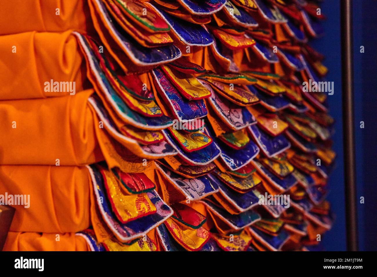 Tessuto ornato all'interno del santuario buddista tibetano mongolo Foto Stock