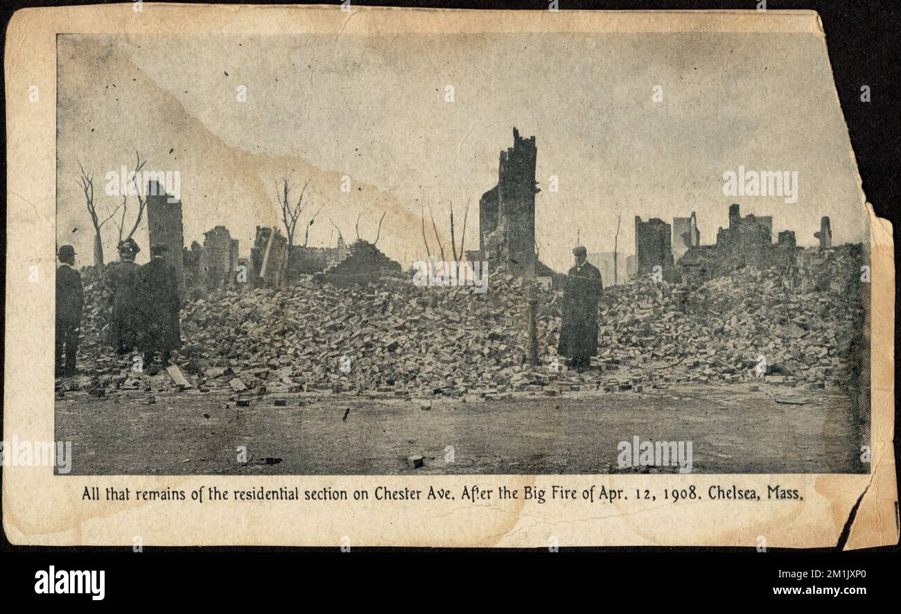 Tutto ciò che rimane della sezione residenziale su Chester Ave. Dopo il grande incendio del 12 aprile 1908. Chelsea, Mass. , Incendi, rovine, Case. Chelsea Public Library Archive Collection Foto Stock