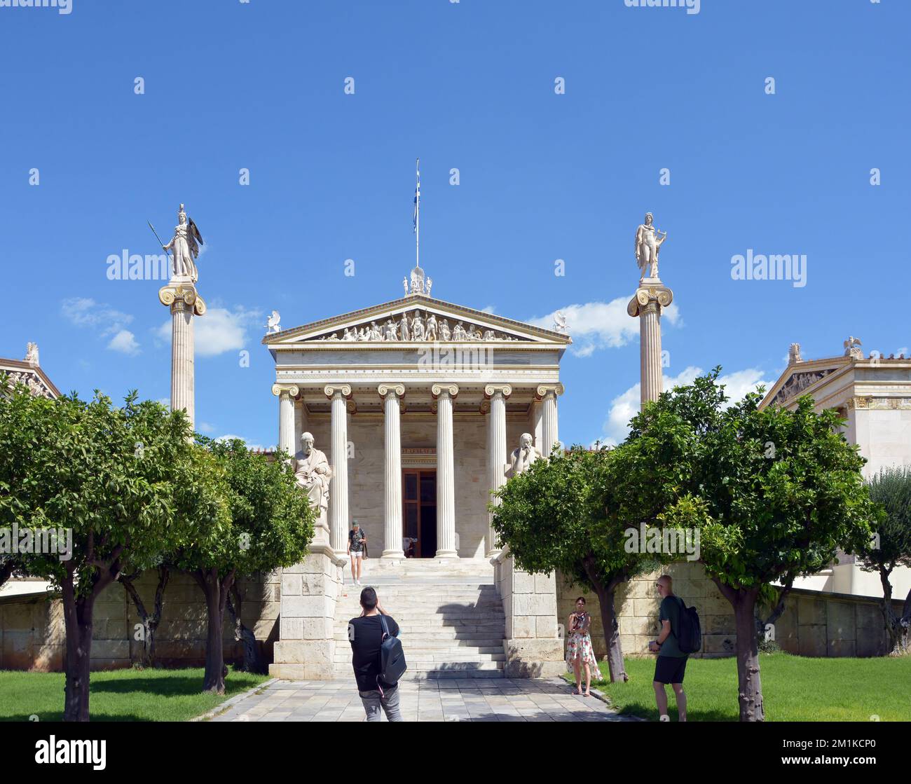 L'edificio dell'Accademia di Atene, Grecia, uno degli edifici neoclassici più belli del mondo, progettato da Theophil Hansen. Foto Stock
