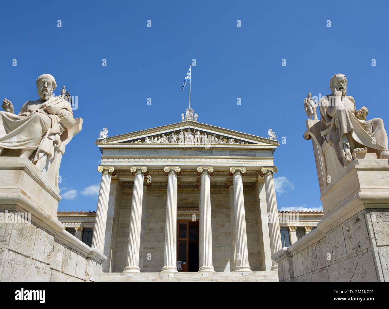 L'edificio dell'Accademia di Atene, Grecia, uno degli edifici neoclassici più belli del mondo, progettato da Theophil Hansen. Foto Stock