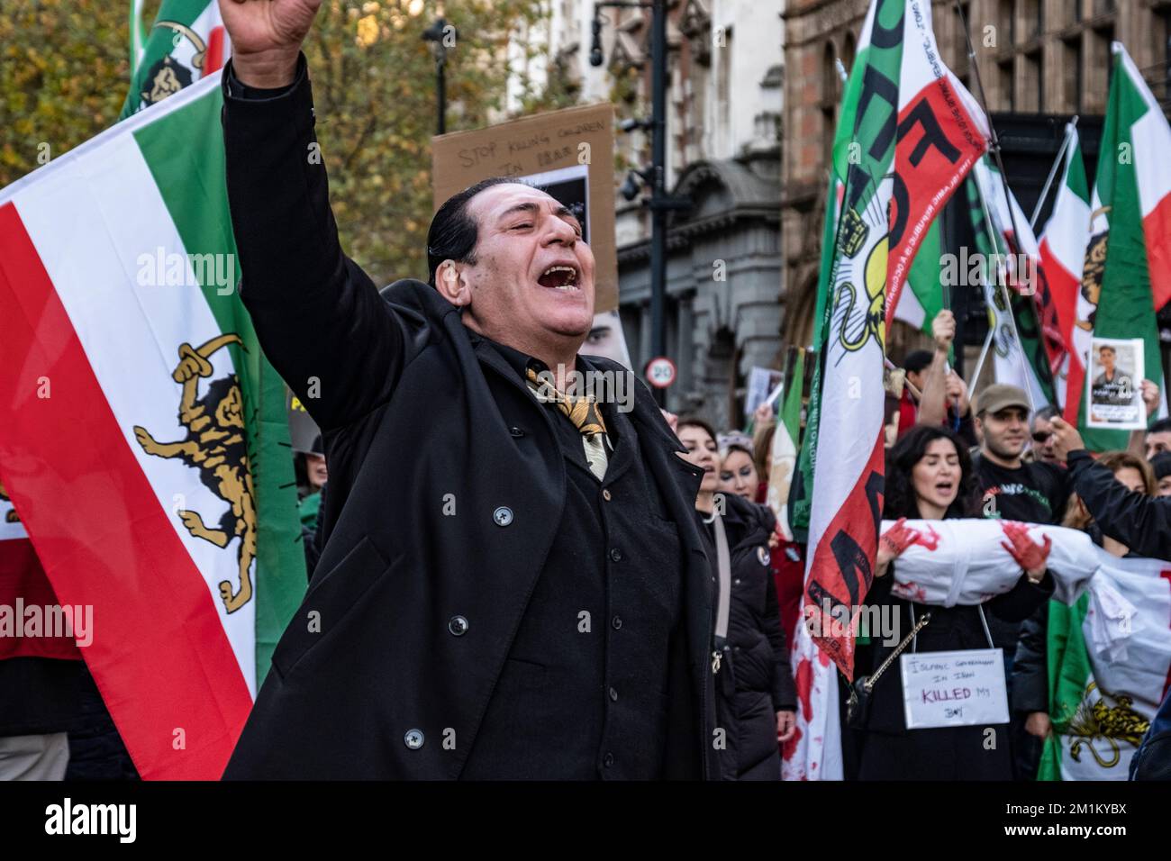 Gli iraniani di Londra protestano contro la Repubblica islamica in Iran, sostenendo la rivolta della Rivoluzione femminile, 19 novembre 2022. Foto Stock