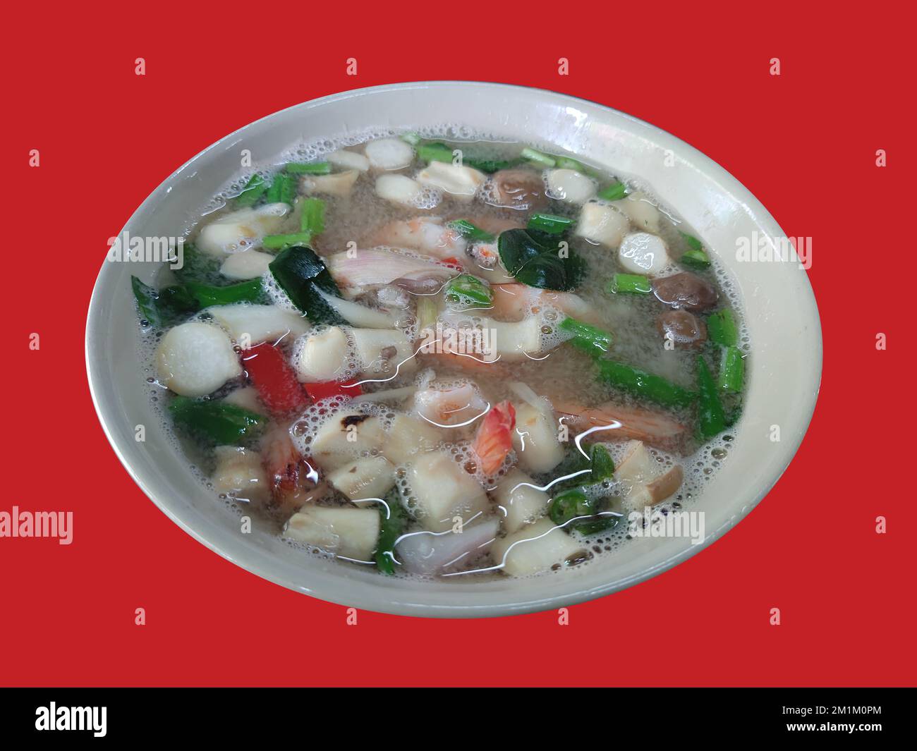 Isolato Tom Yum Goong zuppa chiara, originale tailandese stile Tom Yum Foto Stock
