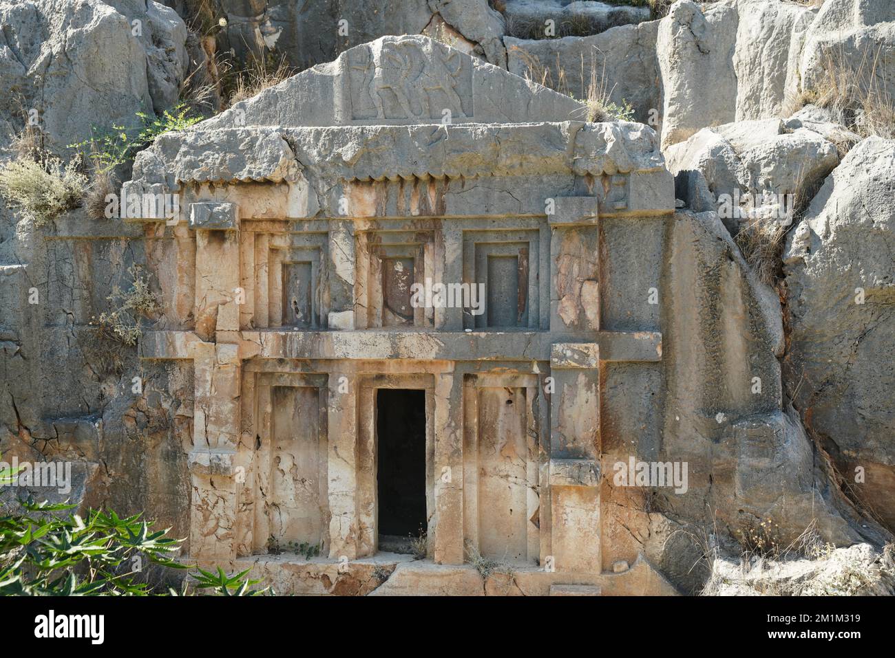 Tomba di roccia nella città antica di Myra in Demre, città di Antalya, Turkiye Foto Stock