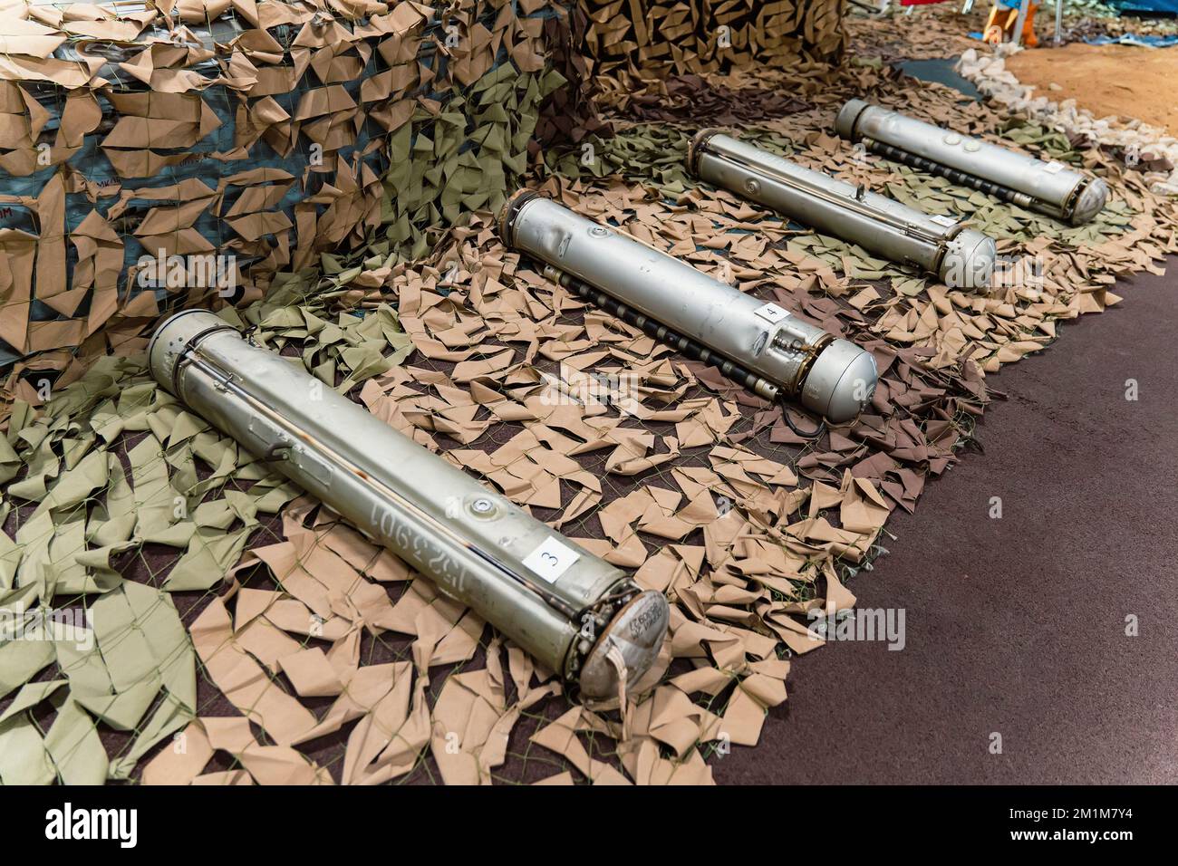 Dicembre 19, 2021. Regione di Mosca, Russia. Vari trofei catturati dall'esercito russo in Siria durante la lotta contro le bande terroristiche. Manuale ISIL Foto Stock