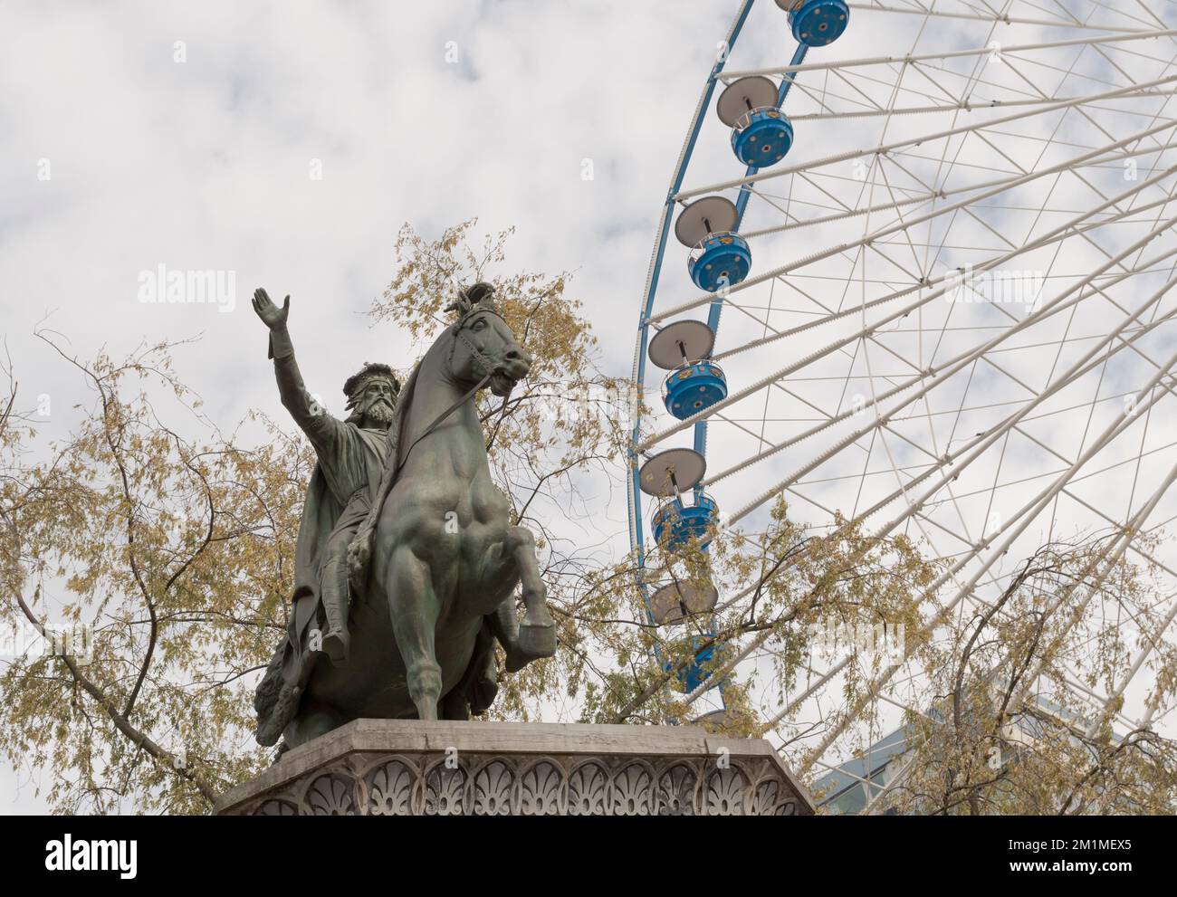 Liegi. Vallonia - Belgio 31-10-2021. La statua di Carlo Magno è un importante monumento pubblico sormontato da una statua equestre di Carlo Magno a Liegi, Foto Stock