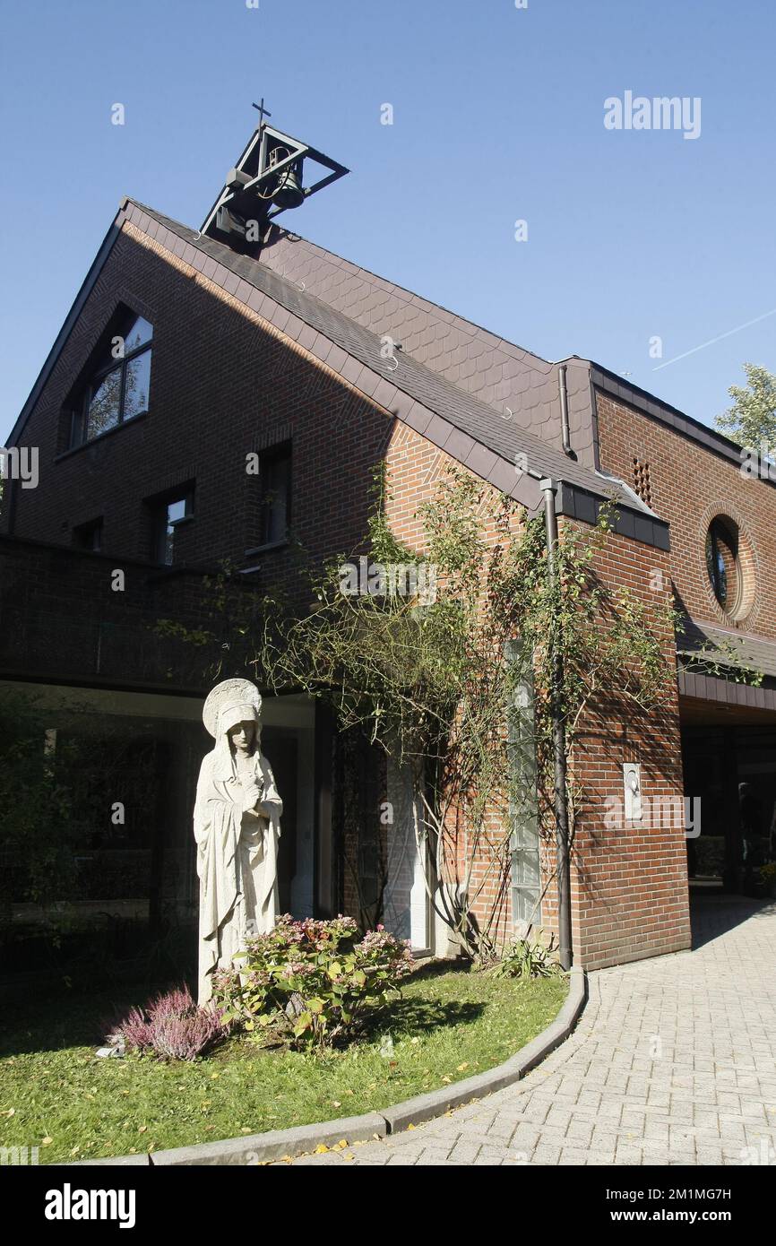 20111023 - BRUXELLES, BELGIO: L'illustrazione mostra la nuova chiesa danese 'Vor Frue Kirke' a Bruxelles durante l'inaugurazione, domenica 23 ottobre 2011. BELGA FOTO ALAIN ROLLAND Foto Stock