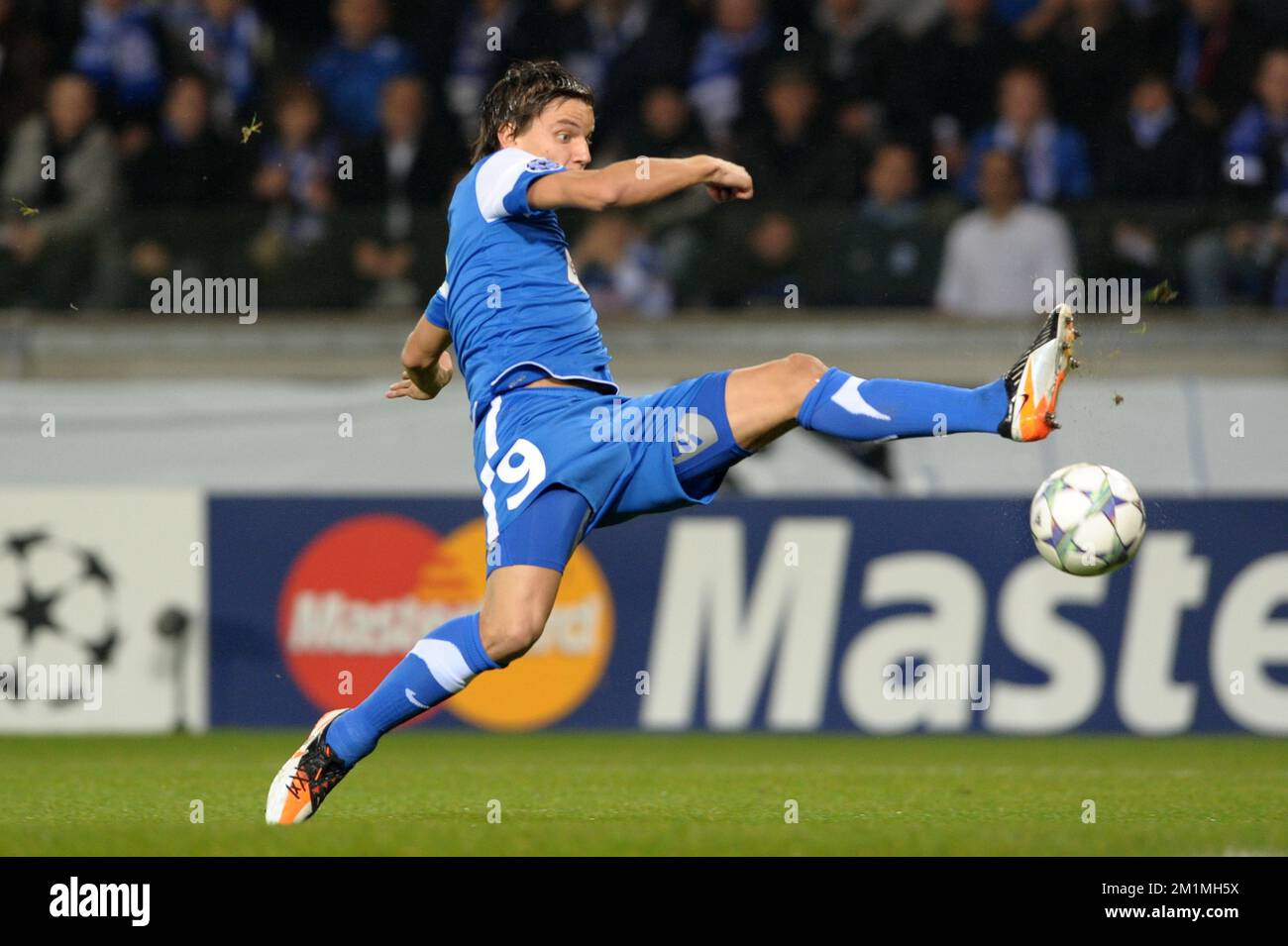 20111101 - GENK, BELGIO: Jelle Vossen di Genk nella foto durante la quarta partita della Champions League, nel gruppo e, tra KRC Genk e Chelsea FC, martedì 01 novembre 2011, a Genk, Belgio. FOTO DI BELGA YORICK JANSENS Foto Stock