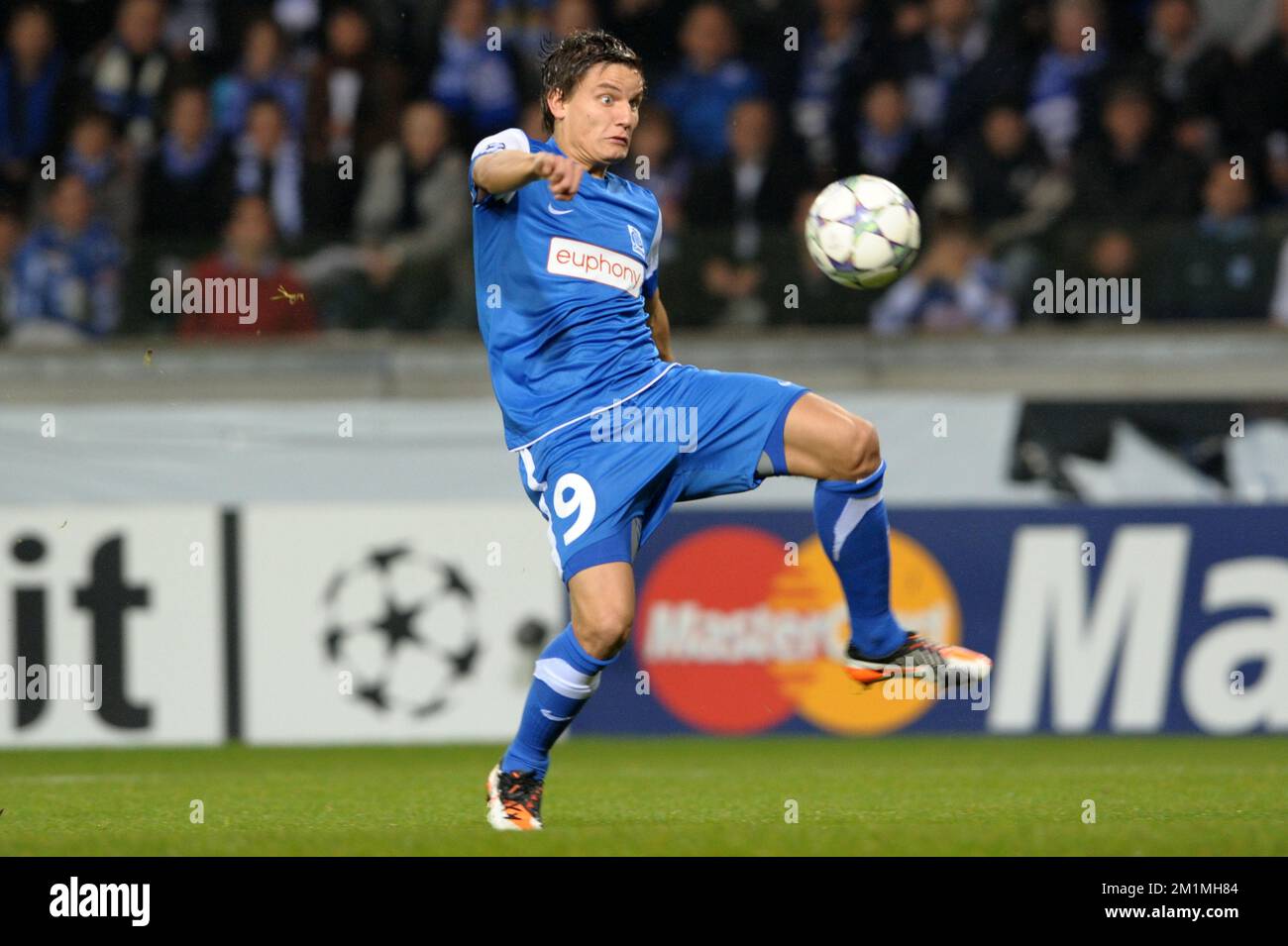 20111101 - GENK, BELGIO: Jelle Vossen di Genk nella foto durante la quarta partita della Champions League, nel gruppo e, tra KRC Genk e Chelsea FC, martedì 01 novembre 2011, a Genk, Belgio. FOTO DI BELGA YORICK JANSENS Foto Stock