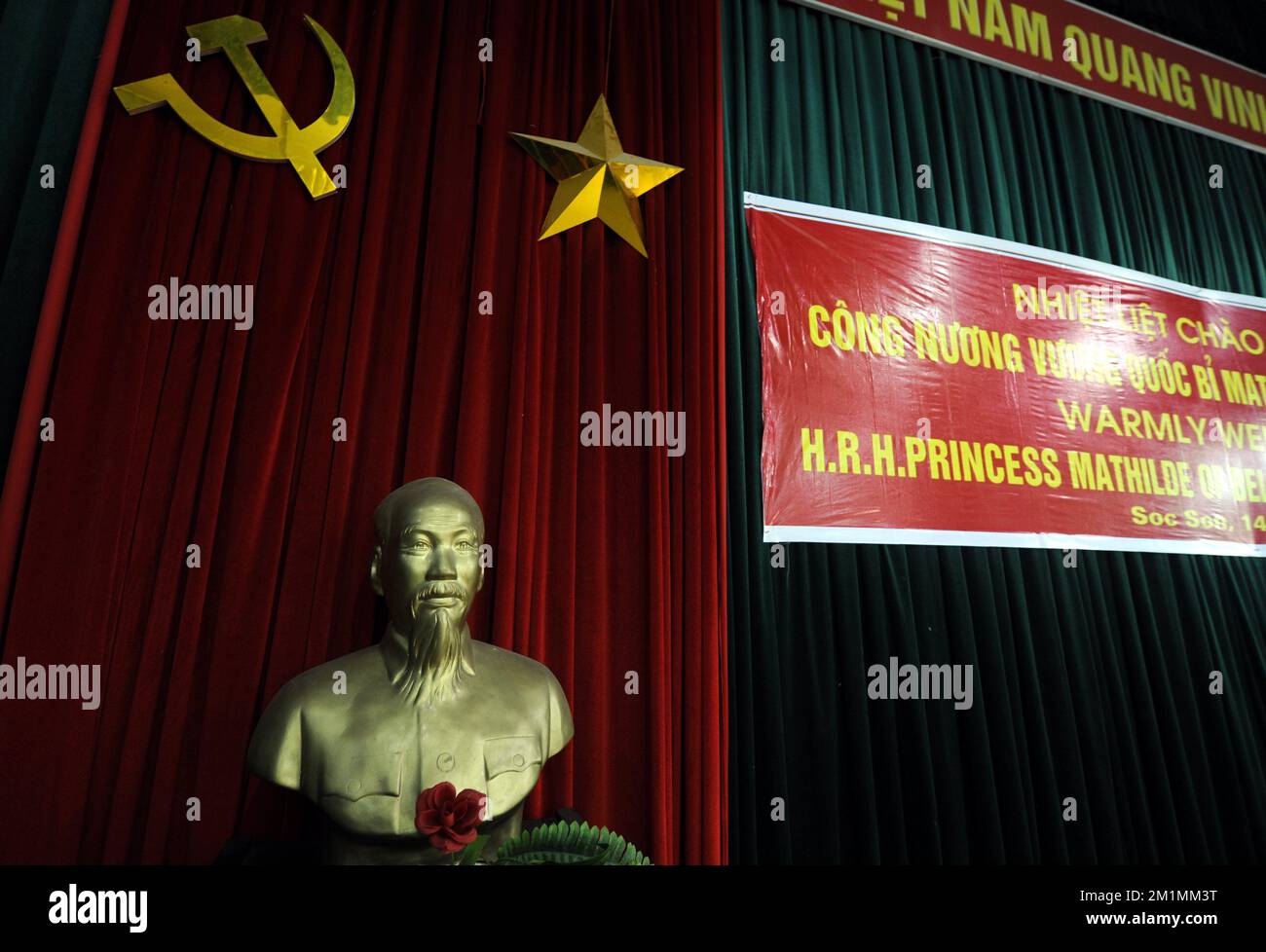 20120314 - HANOI, VIETNAM: L'illustrazione mostra una statua di ho Chi Minh durante la visita della principessa Mathilde del Belgio nel quadro dei microcrediti in Vietnam, Mercoledì 14 marzo 2012, il quarto giorno della missione economica in Vietnam. Dal 10 al 16 marzo 2012 il principe Filippo del Belgio conduce una missione economica in Vietnam. FOTO DI BELGA ERIC LALMAND Foto Stock
