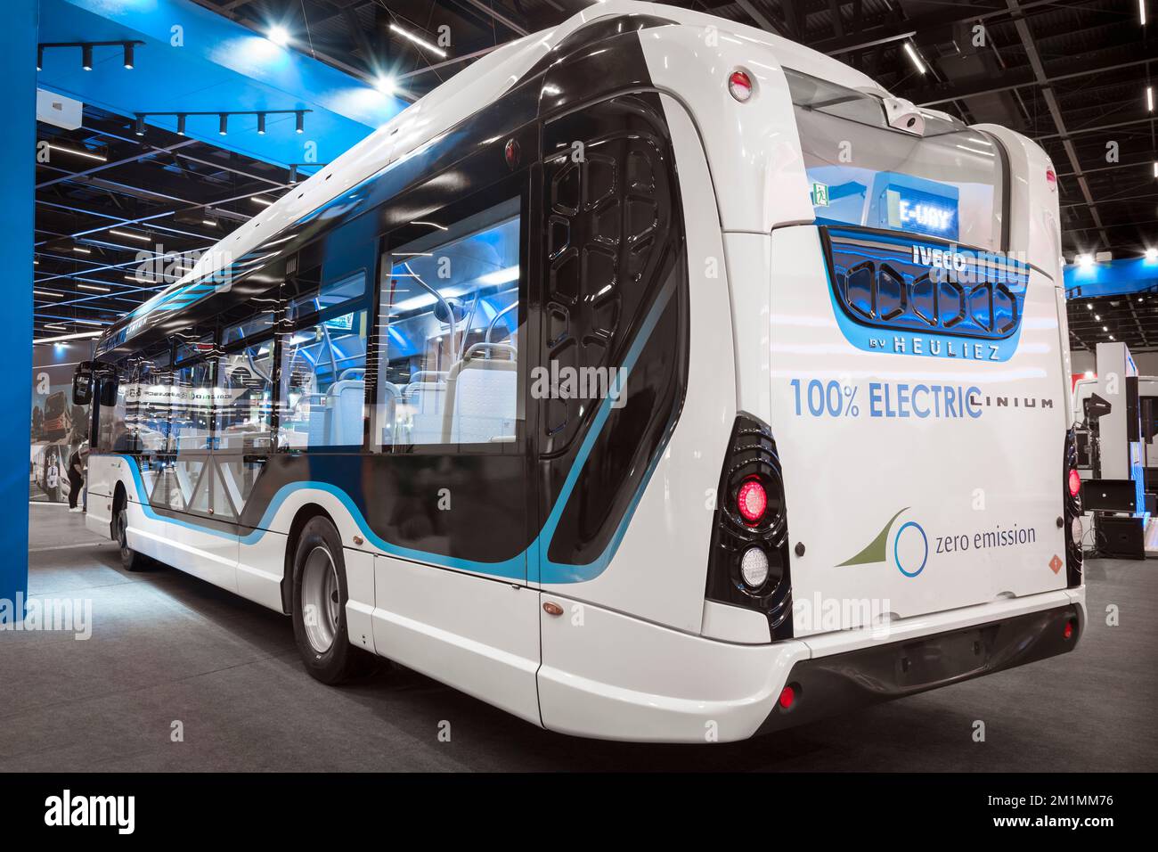 Autobus elettrico Iveco e-way in mostra al LAT.BUS 2022 show, che si svolge nella città di São Paolo. Foto Stock