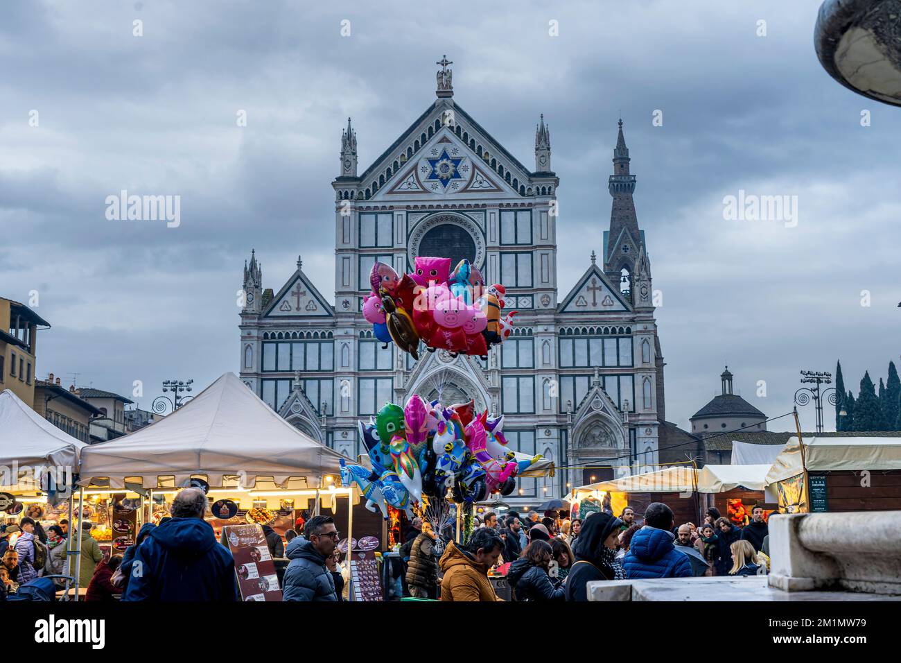 Mercatino di Natale alla Cattedrale di Santa Croce a Firenze Foto Stock