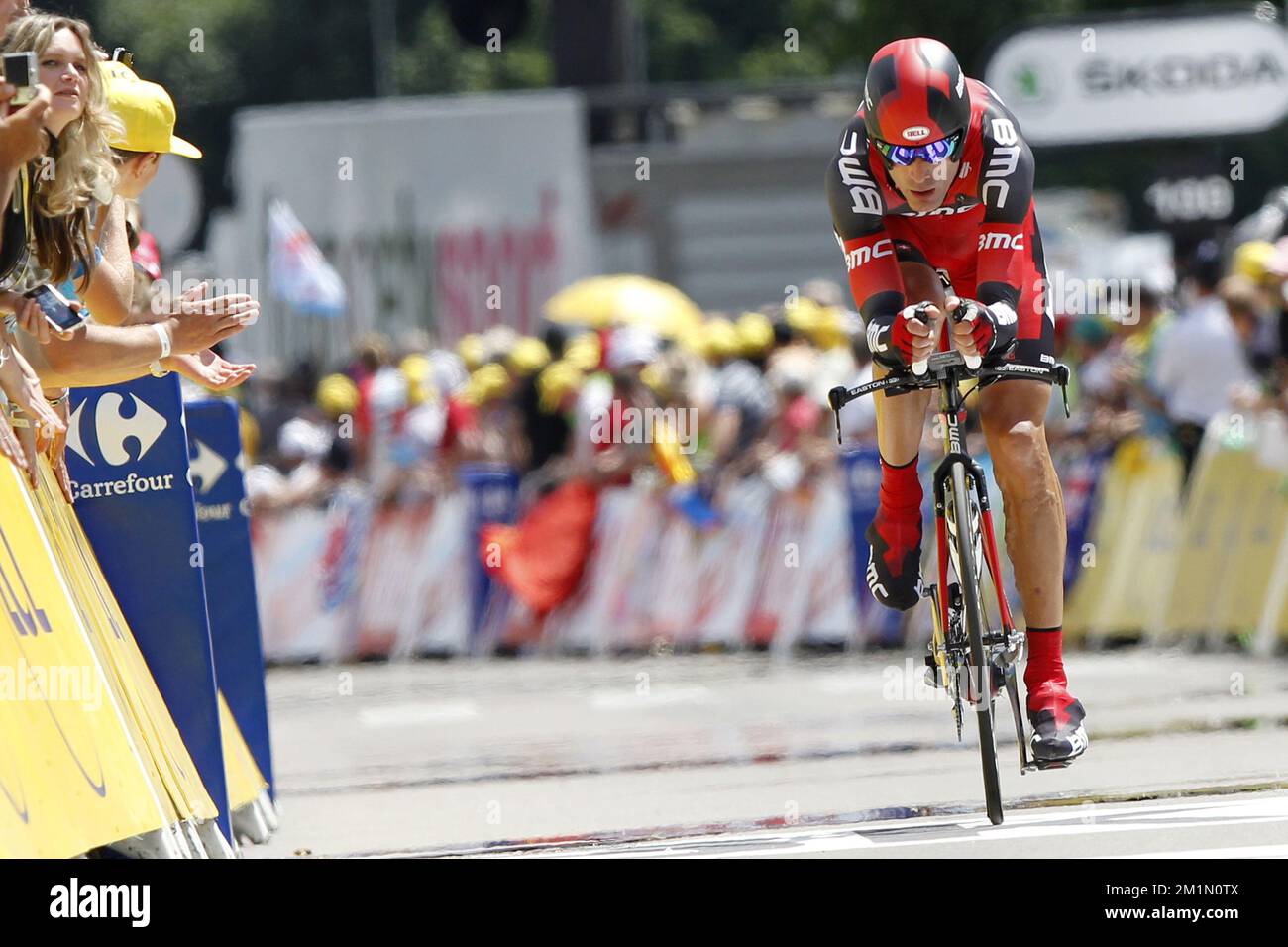 20120709 - BESANCON, FRANCIA: US George Hincapie del BMC Racing Team nella foto durante la nona tappa della 99th edizione della gara ciclistica Tour de France, un cronometro individuale di 41,5km da Arc-et-Senans a Besancon, Francia, lunedì 09 luglio 2012. BELGA FOTO KRISTOF VAN ACCOM Foto Stock