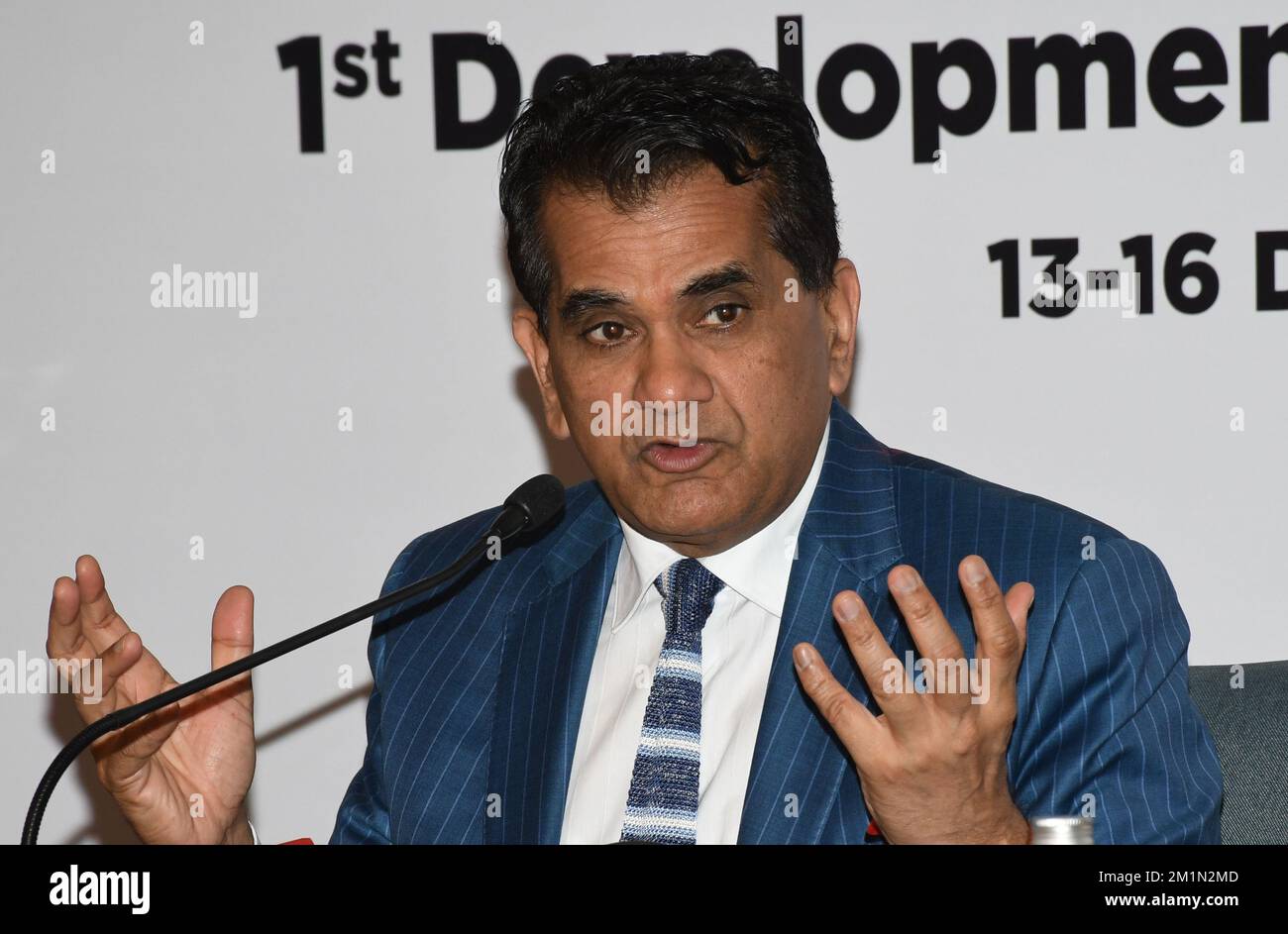 Mumbai, India. 12th Dec, 2022. G20 sherpa, Amitabh Kant si rivolge ai media durante una conferenza stampa a Mumbai. Amitabh Kant si è rivolto ai media e ha risposto alle domande relative al vertice del G20 che inizia dal 13th dicembre al 16th dicembre 2022 a Mumbai. Credit: SOPA Images Limited/Alamy Live News Foto Stock