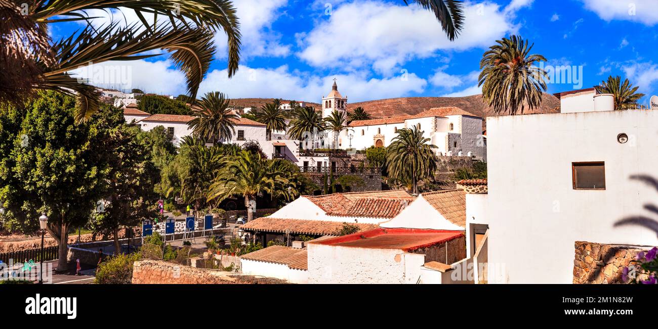 Vecchia montagna Betancuria villaggio sull'isola di Fuerteventura in Spagna, famoso punto di riferimento, isole Canarie Foto Stock
