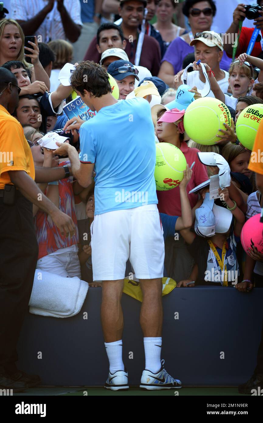 20120901 - NEW YORK, STATI UNITI: Lo svizzero Roger Federer è stato raffigurato durante la terza partita di single contro Fernando Verdasco al torneo di tennis US Open Grand Slam, a Flushing Meadows, a New York City, USA, sabato 01 settembre 2012. FOTO DI BELGA YORICK JANSENS Foto Stock