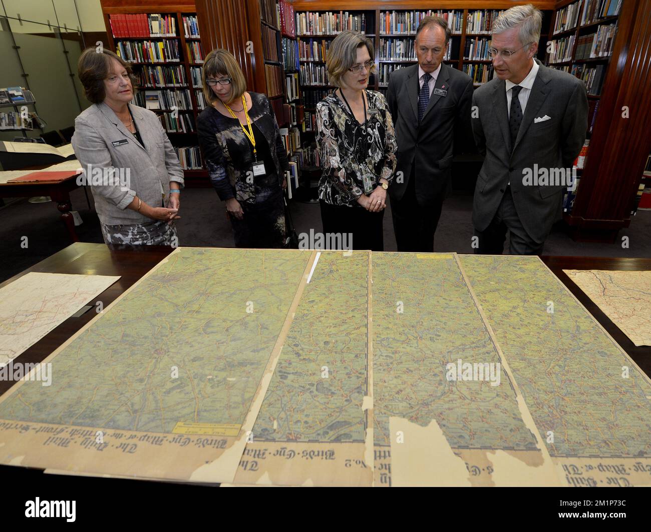 20121128 - AUCKLAND, NUOVA ZELANDA: Il principe ereditario Philippe del Belgio ha raffigurato durante una visita alla galleria del Museo della prima guerra mondiale il 12th° giorno di una missione economica in Australia e Nuova Zelanda, mercoledì 28 novembre 2012. FOTO DI BELGA ERIC LALMAND Foto Stock